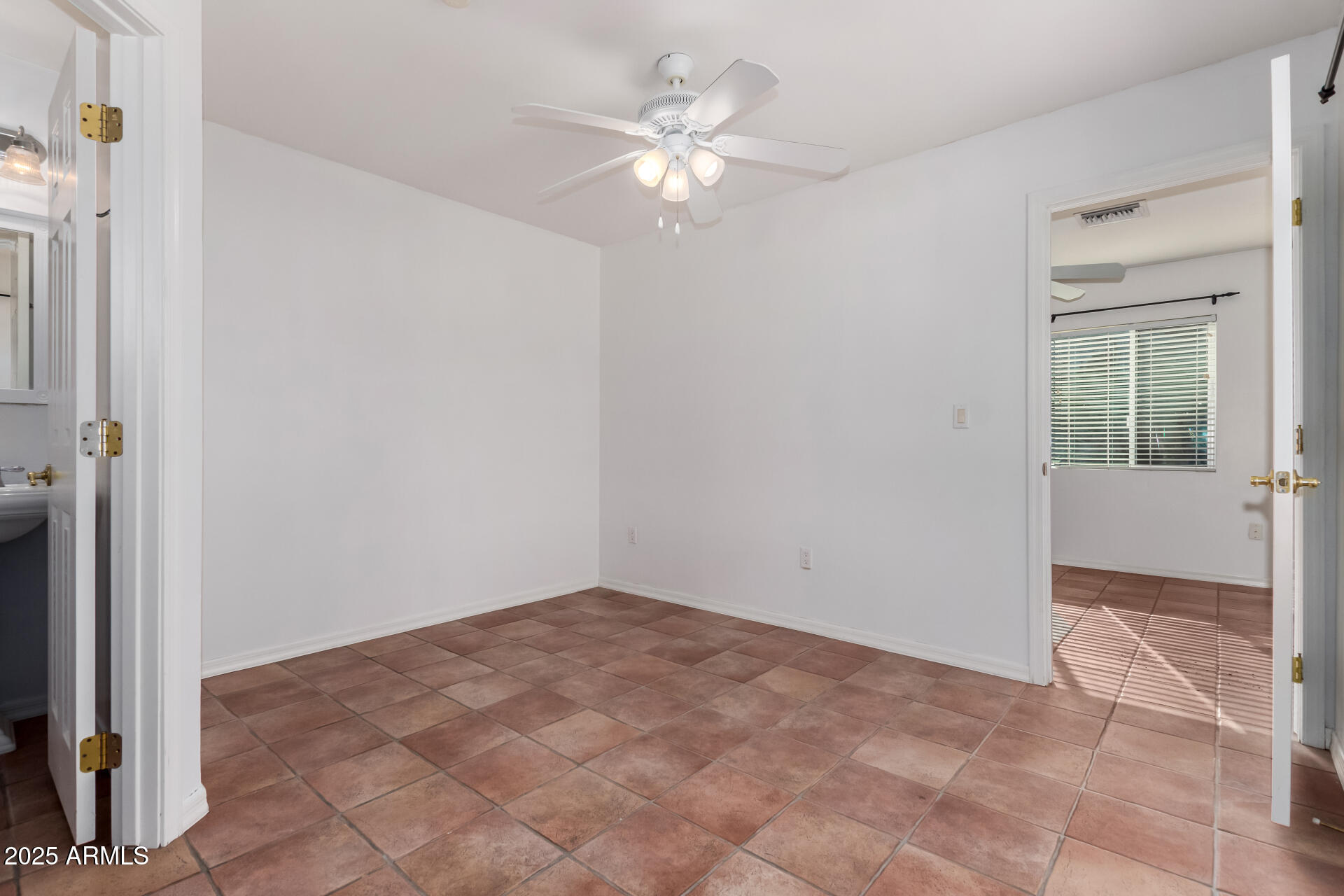 4728 E MULBERRY Drive