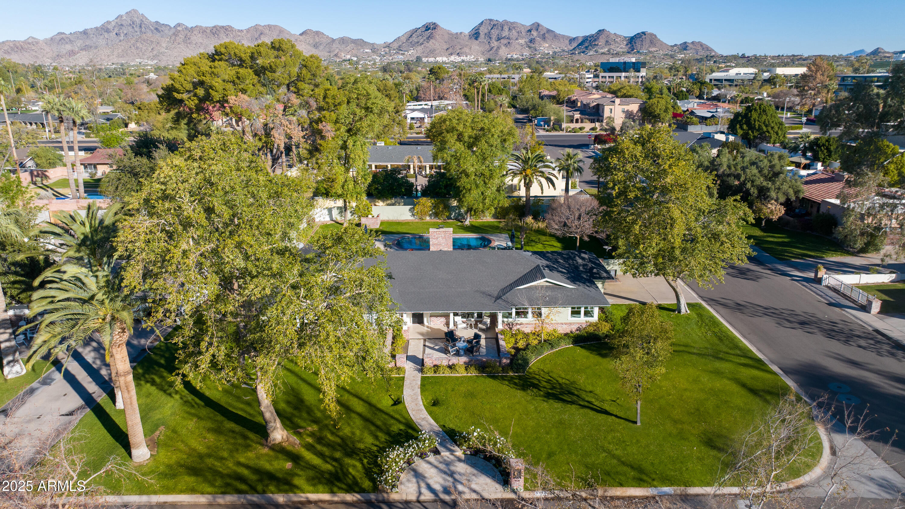 3734 E PIERSON Street