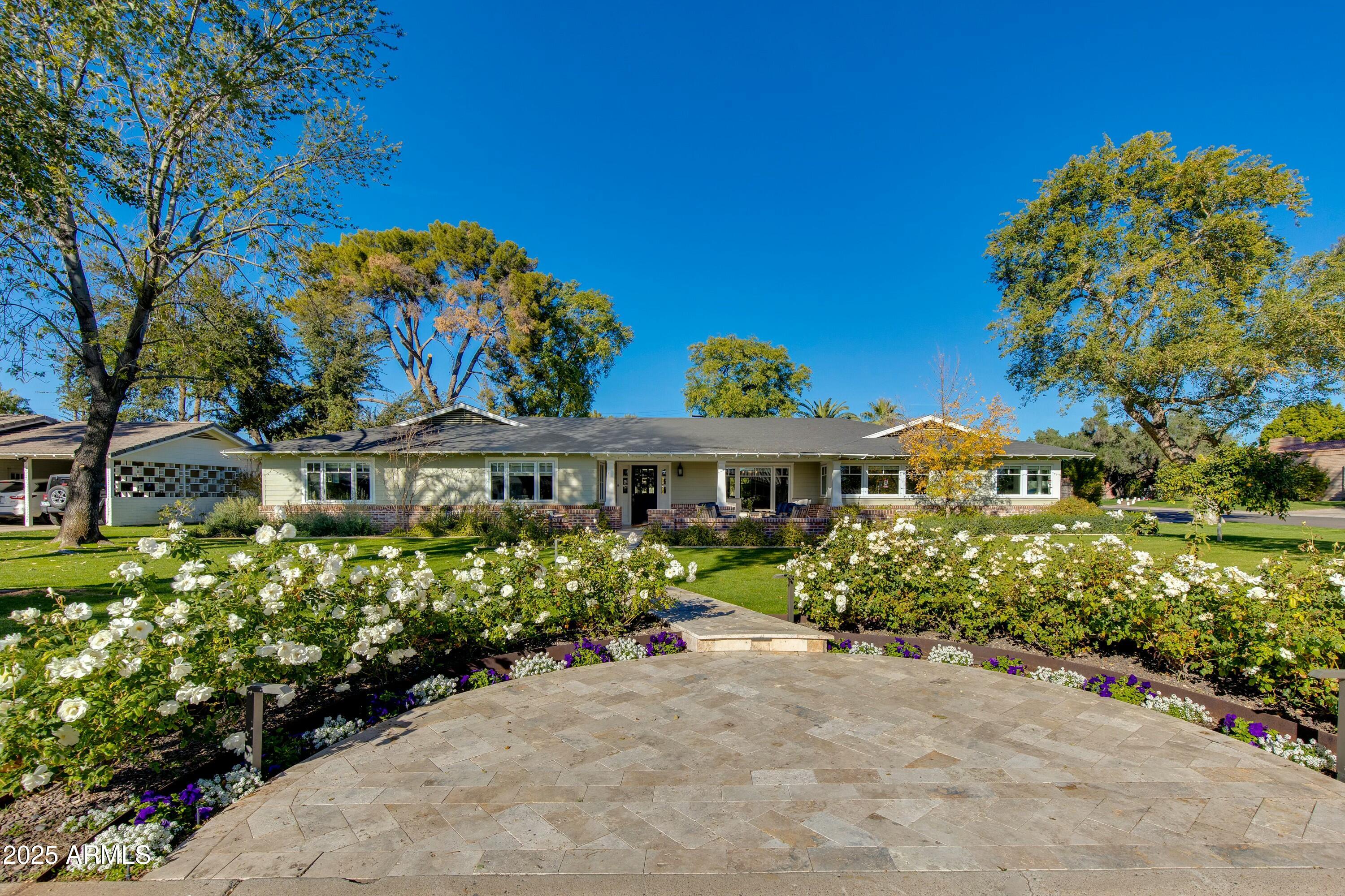 3734 E PIERSON Street