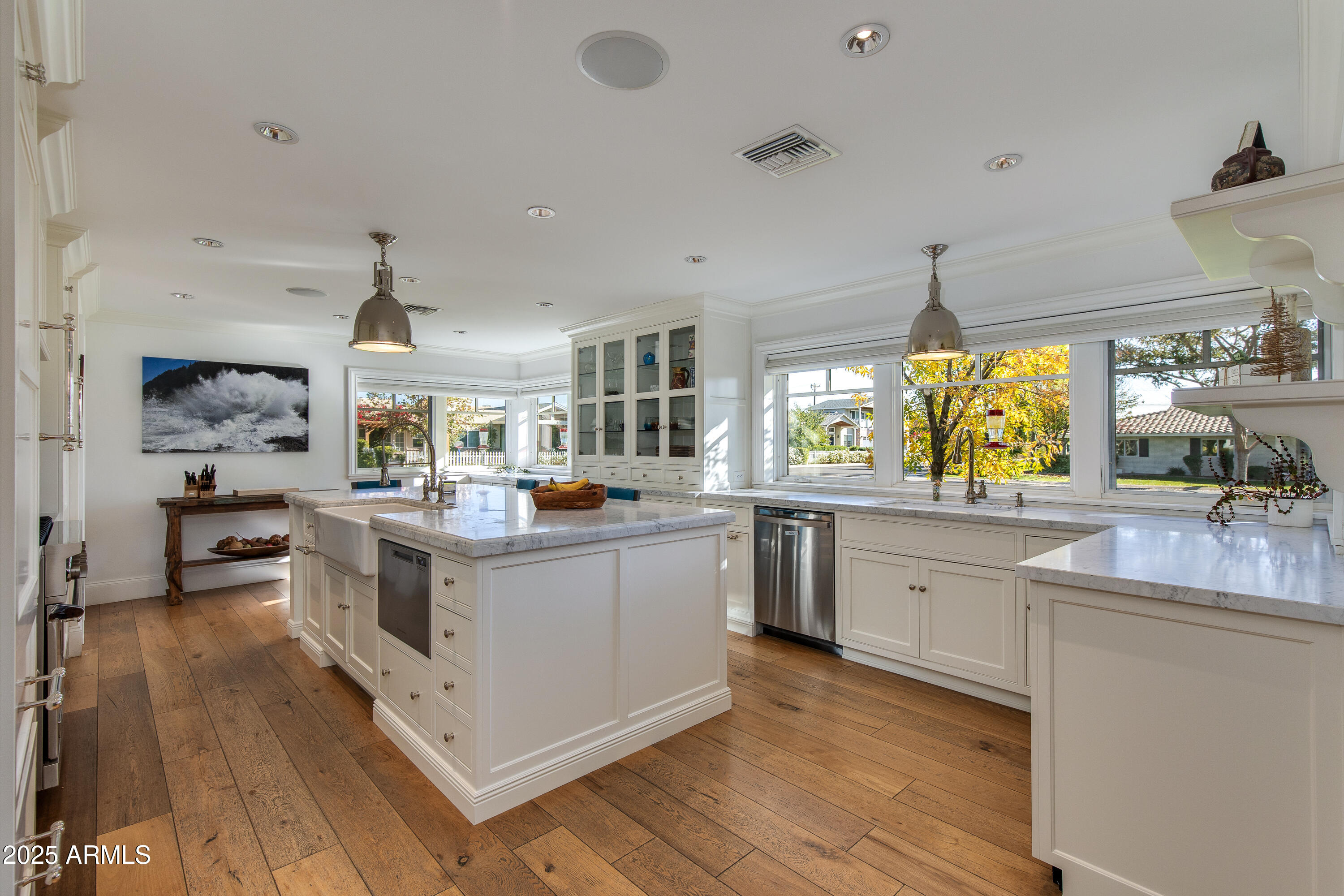 3734 E PIERSON Street