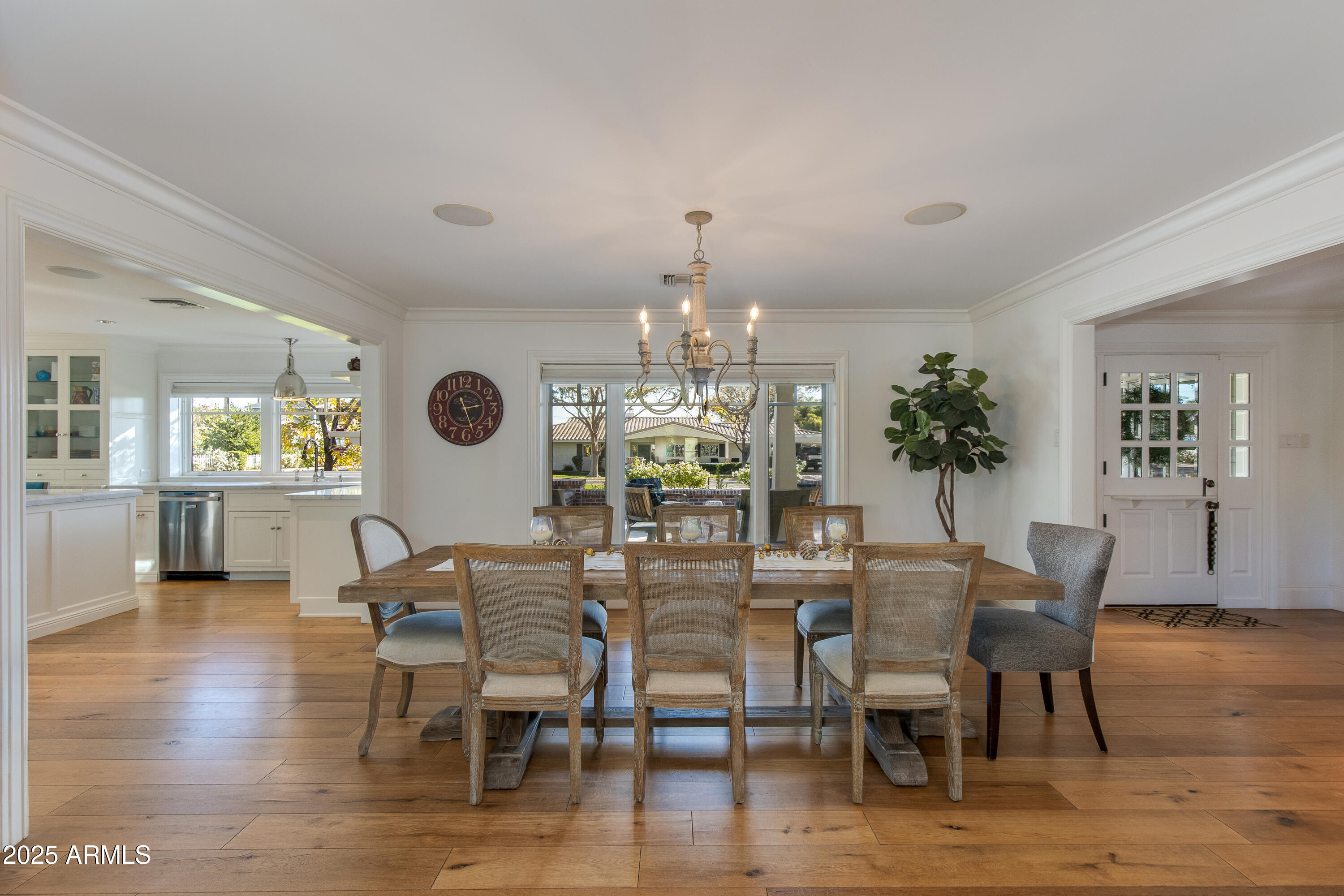 3734 E PIERSON Street