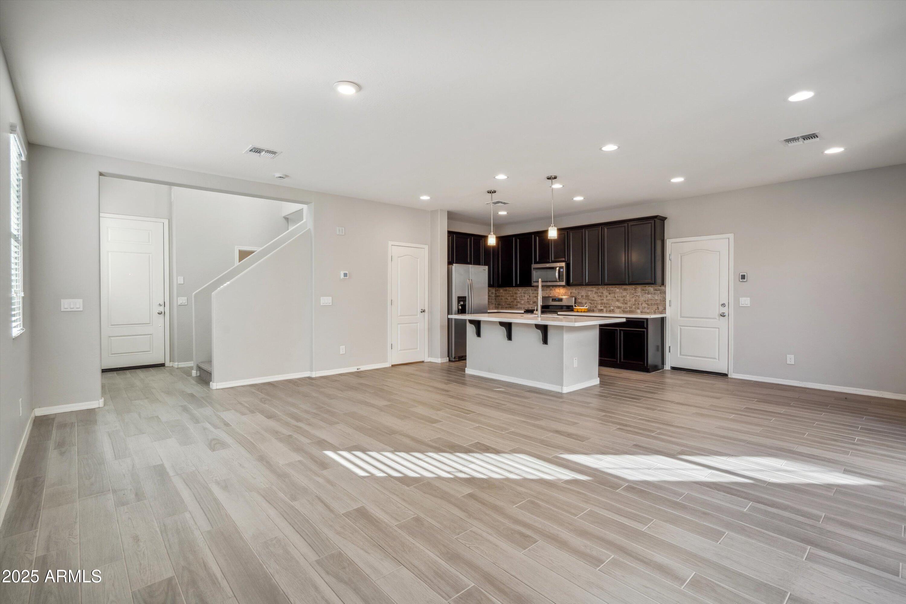 948 E ANDERSON Avenue