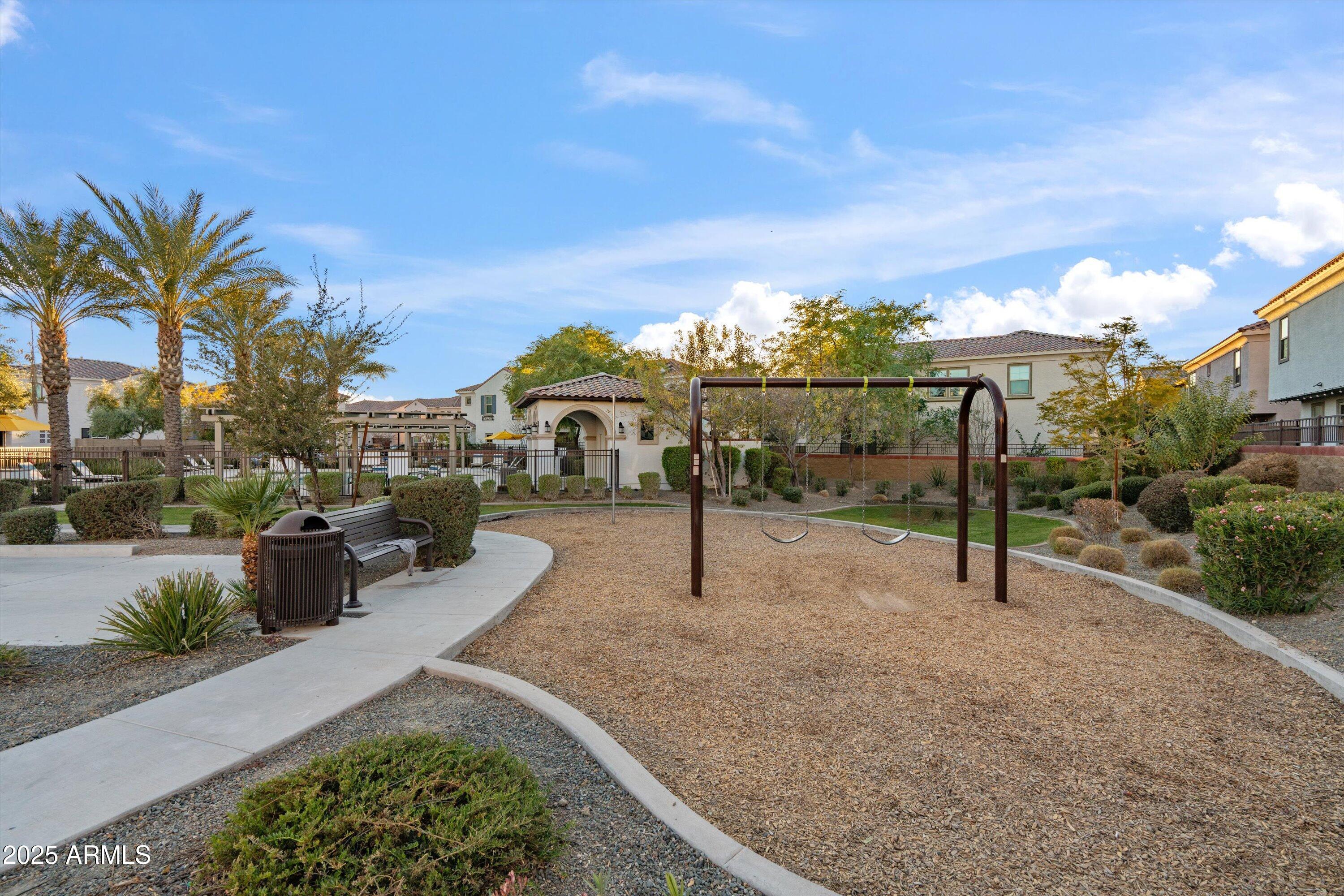 948 E ANDERSON Avenue