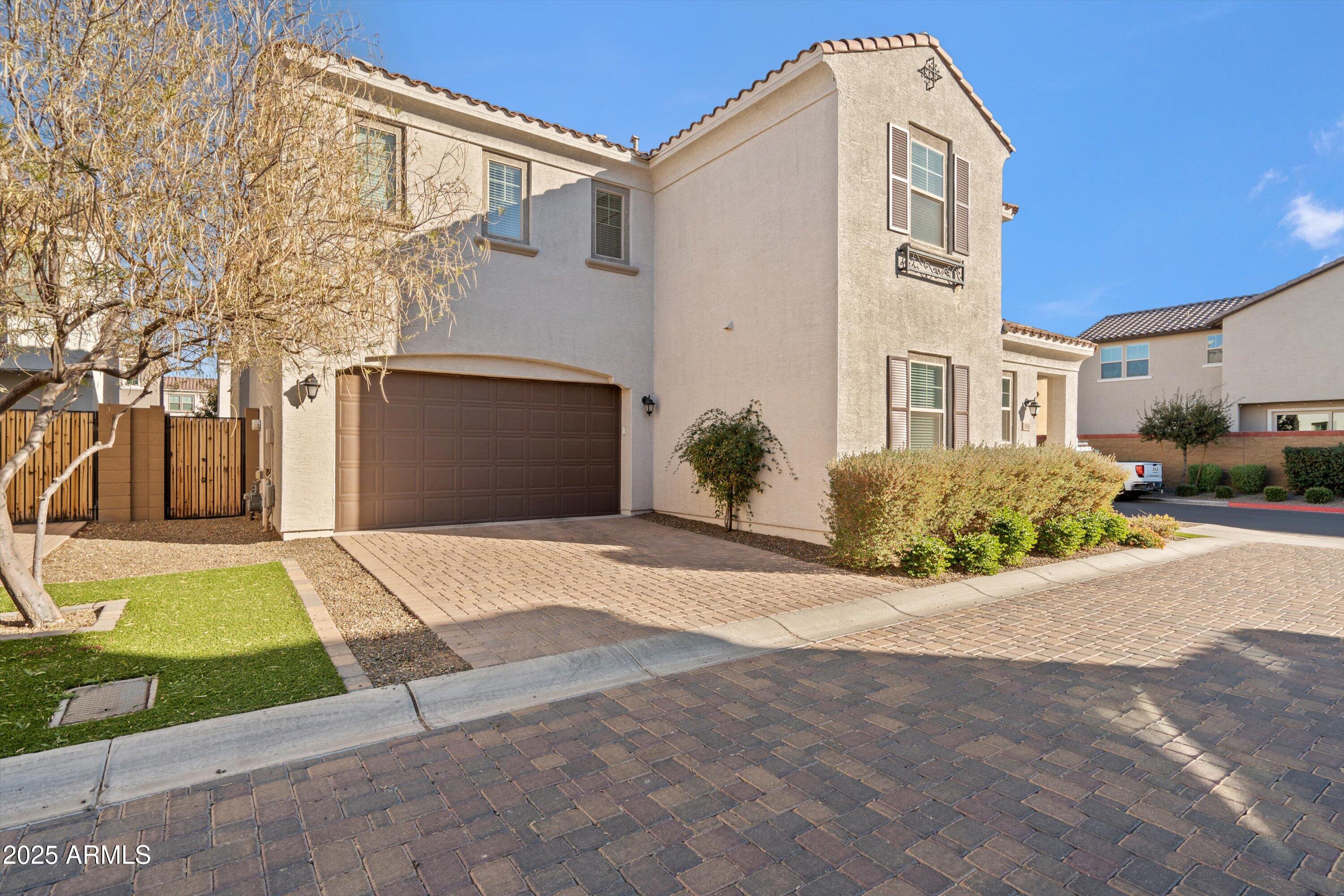 948 E ANDERSON Avenue