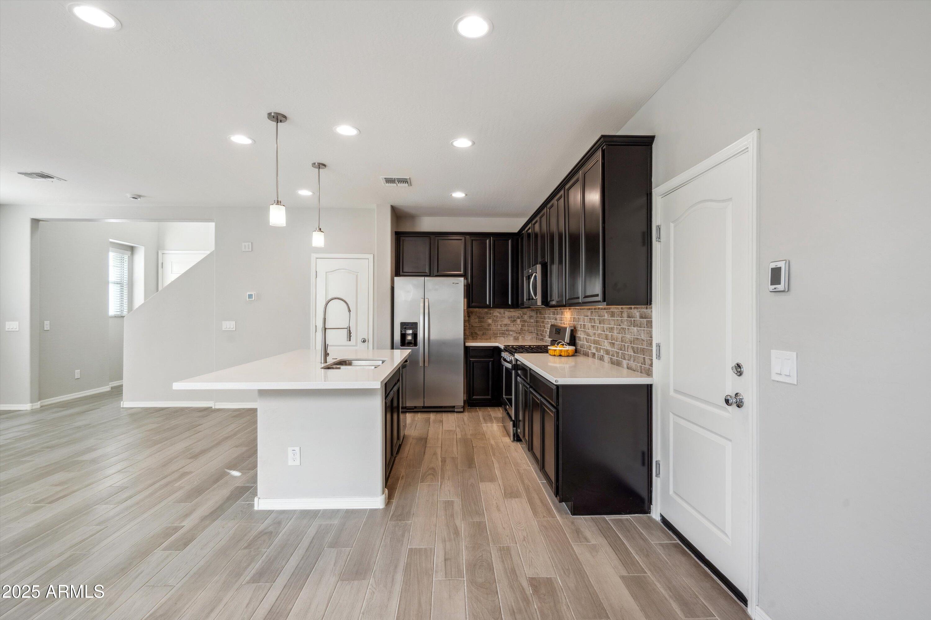 948 E ANDERSON Avenue