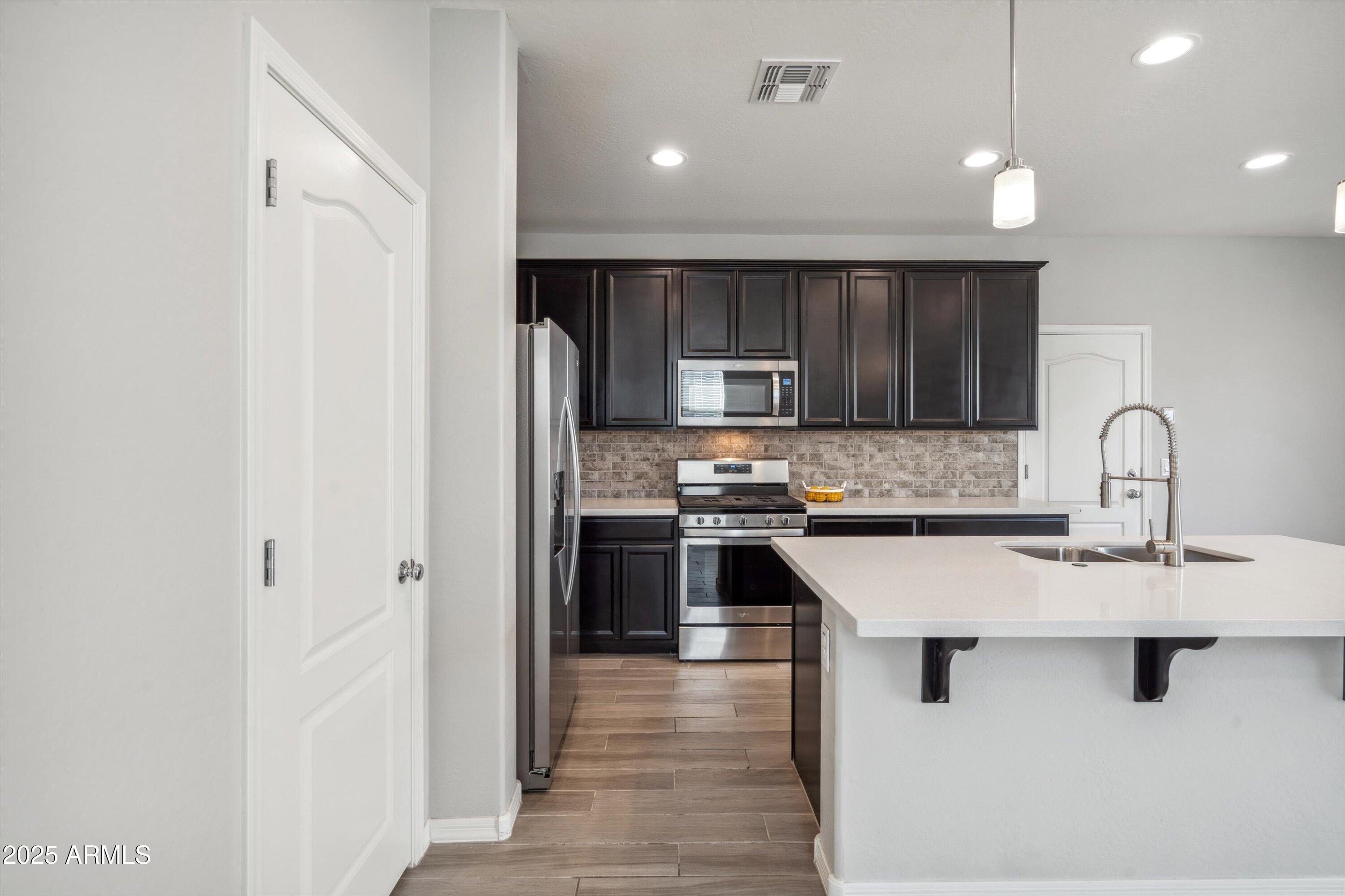 948 E ANDERSON Avenue