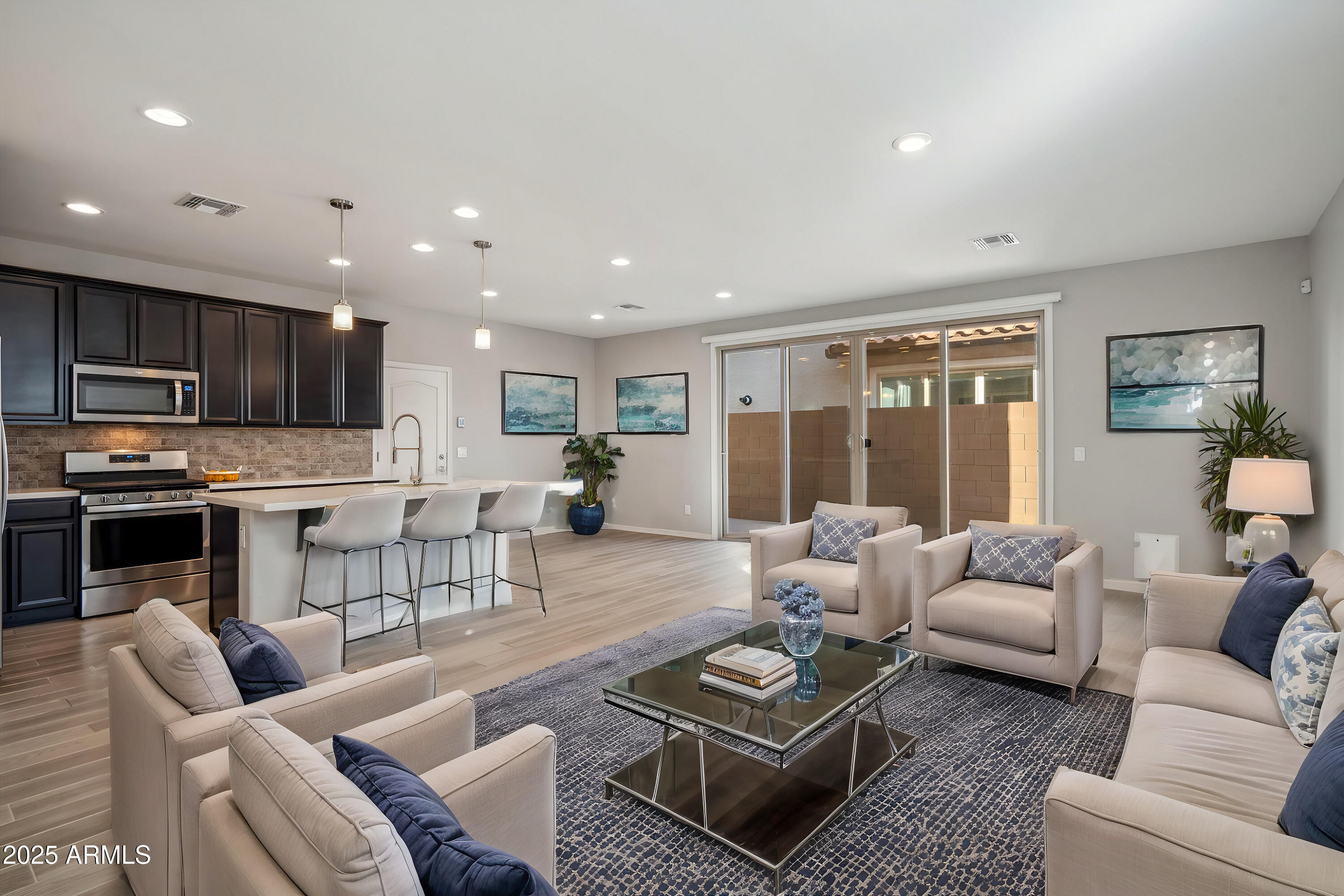 948 E ANDERSON Avenue