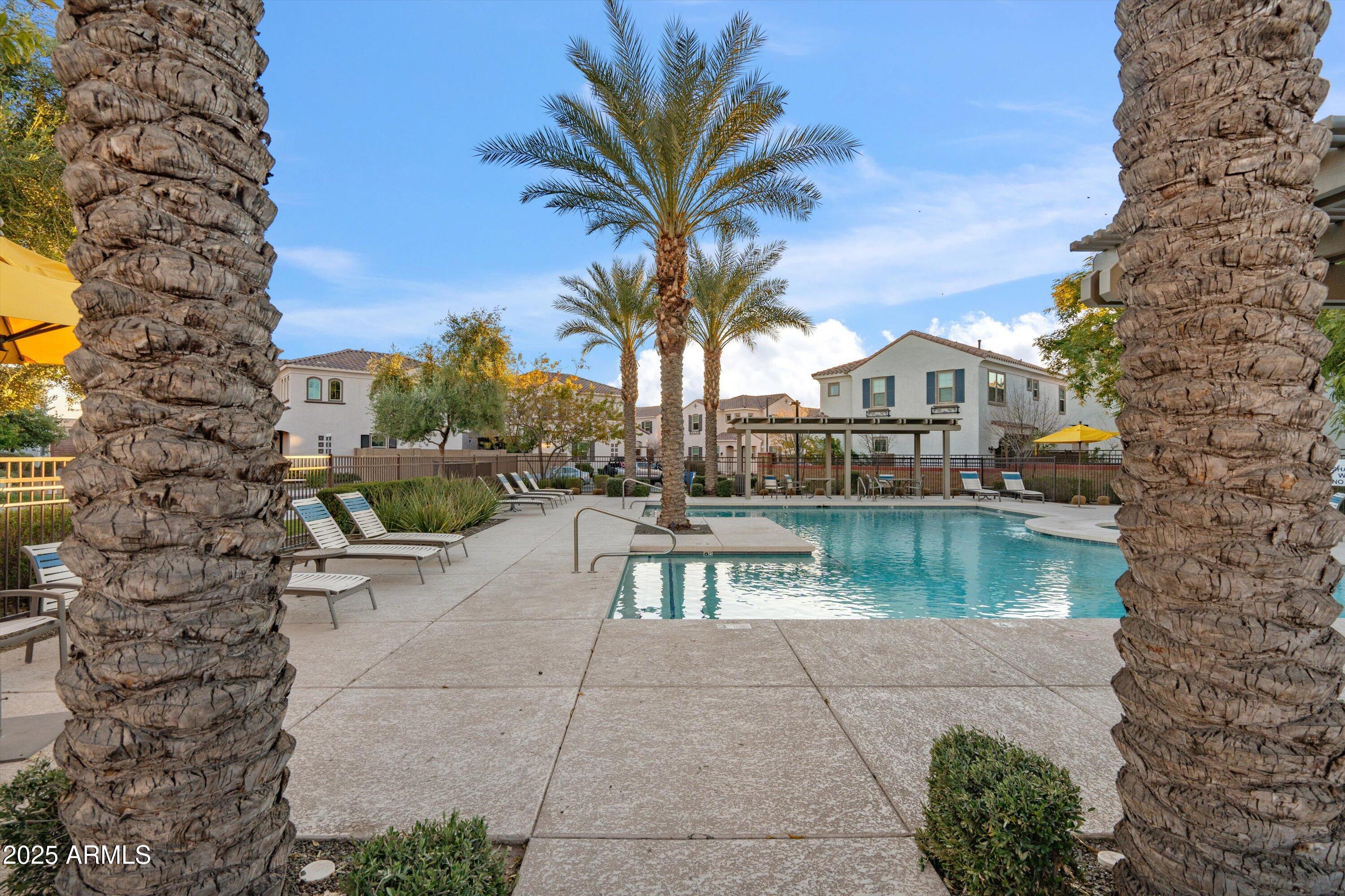 948 E ANDERSON Avenue