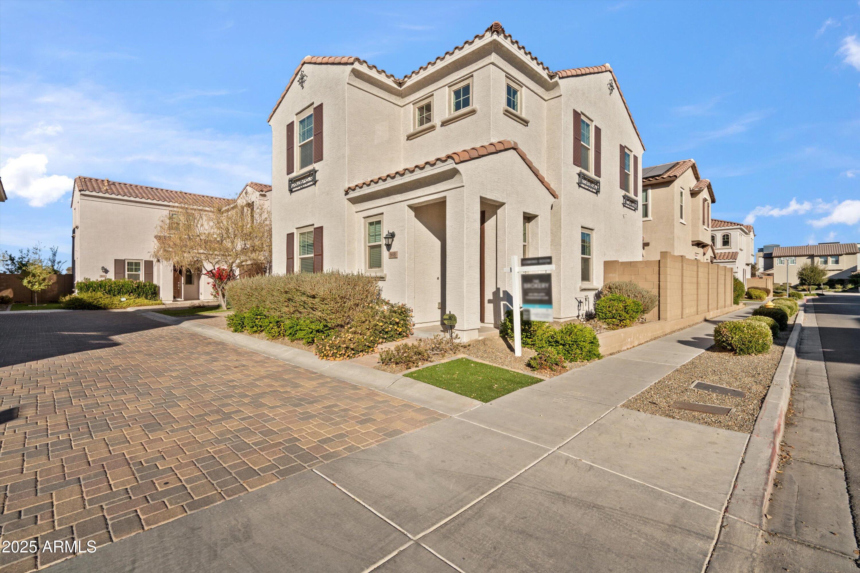 948 E ANDERSON Avenue