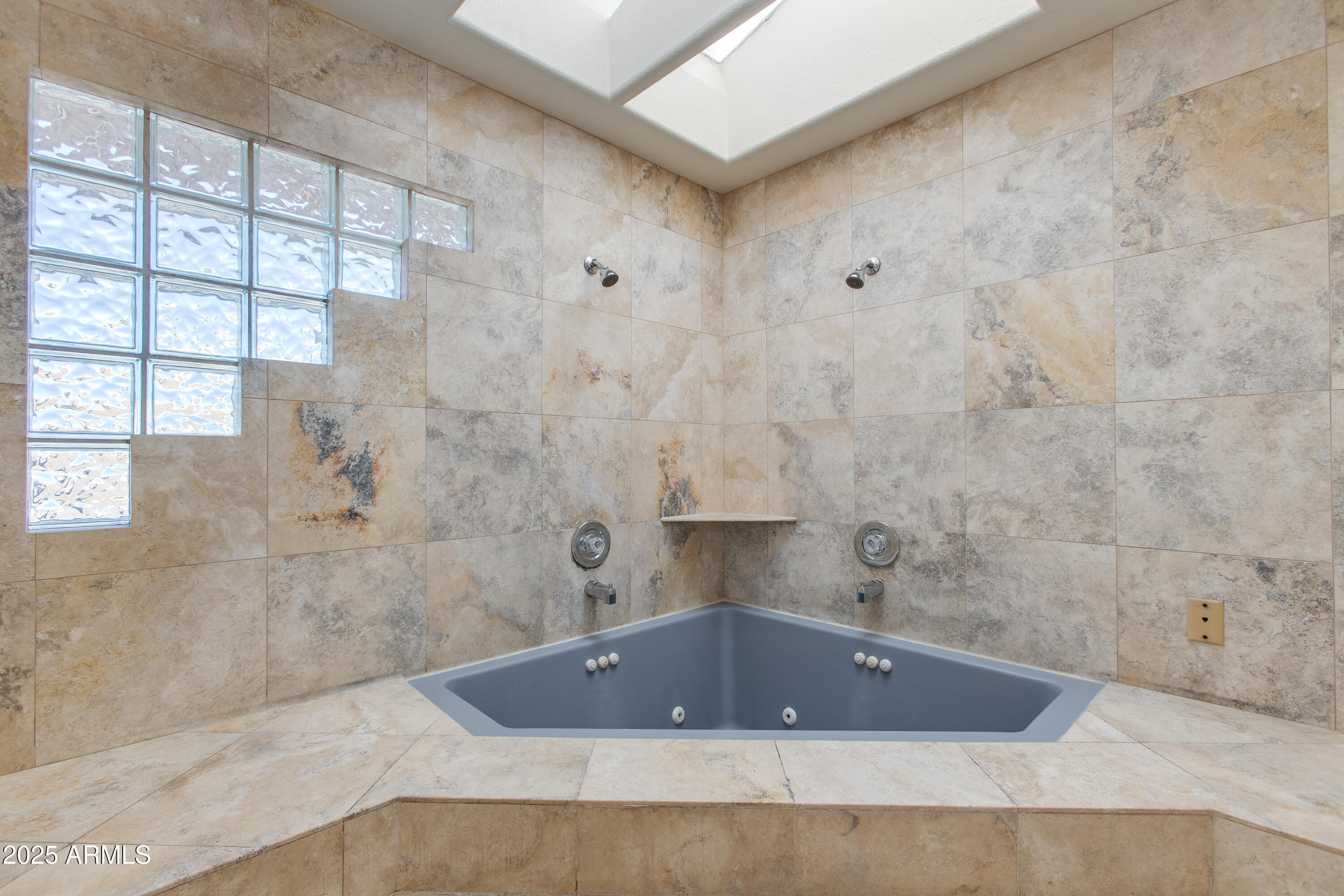 2212 E Cinnabar Avenue