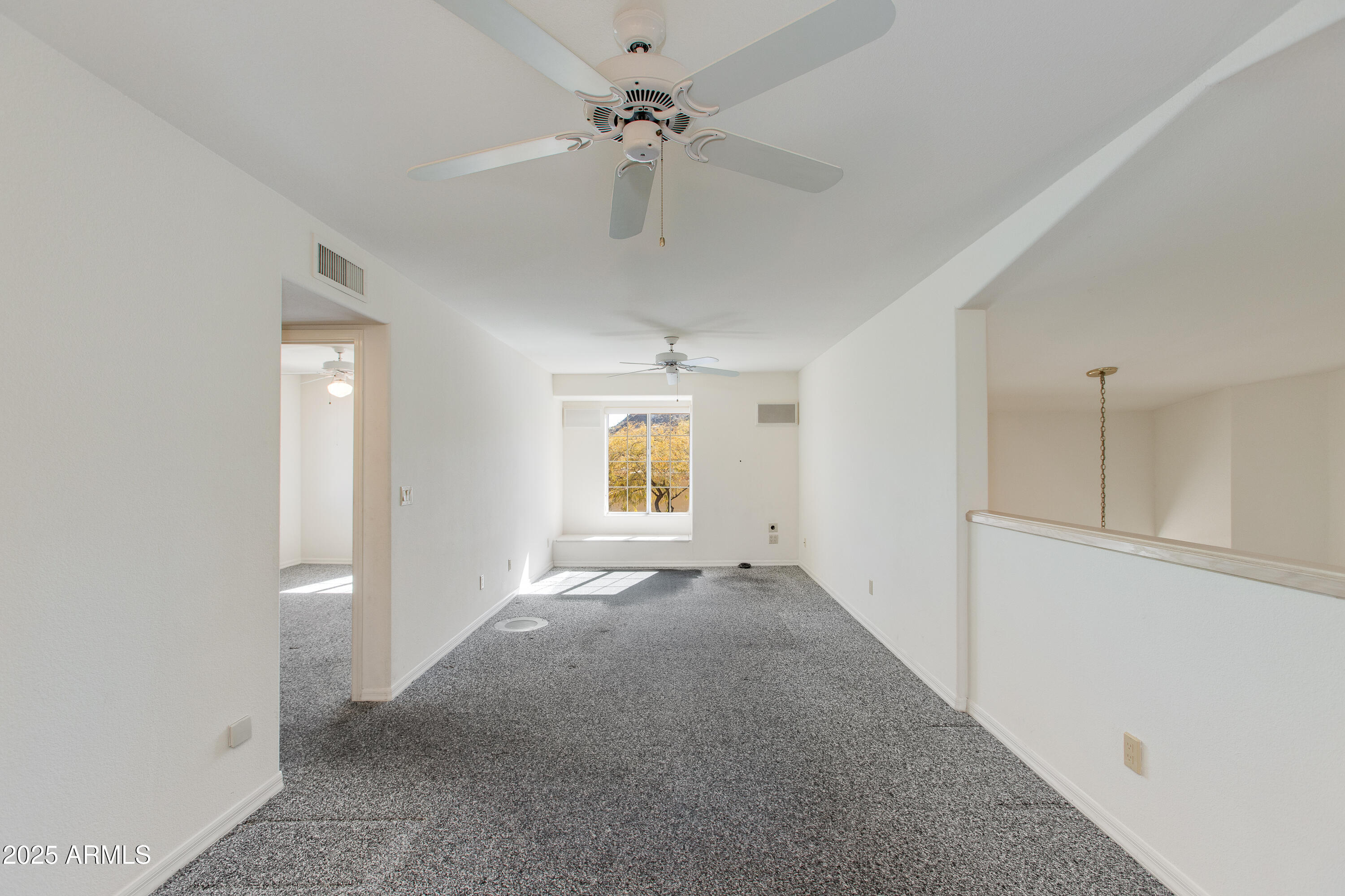 2212 E Cinnabar Avenue