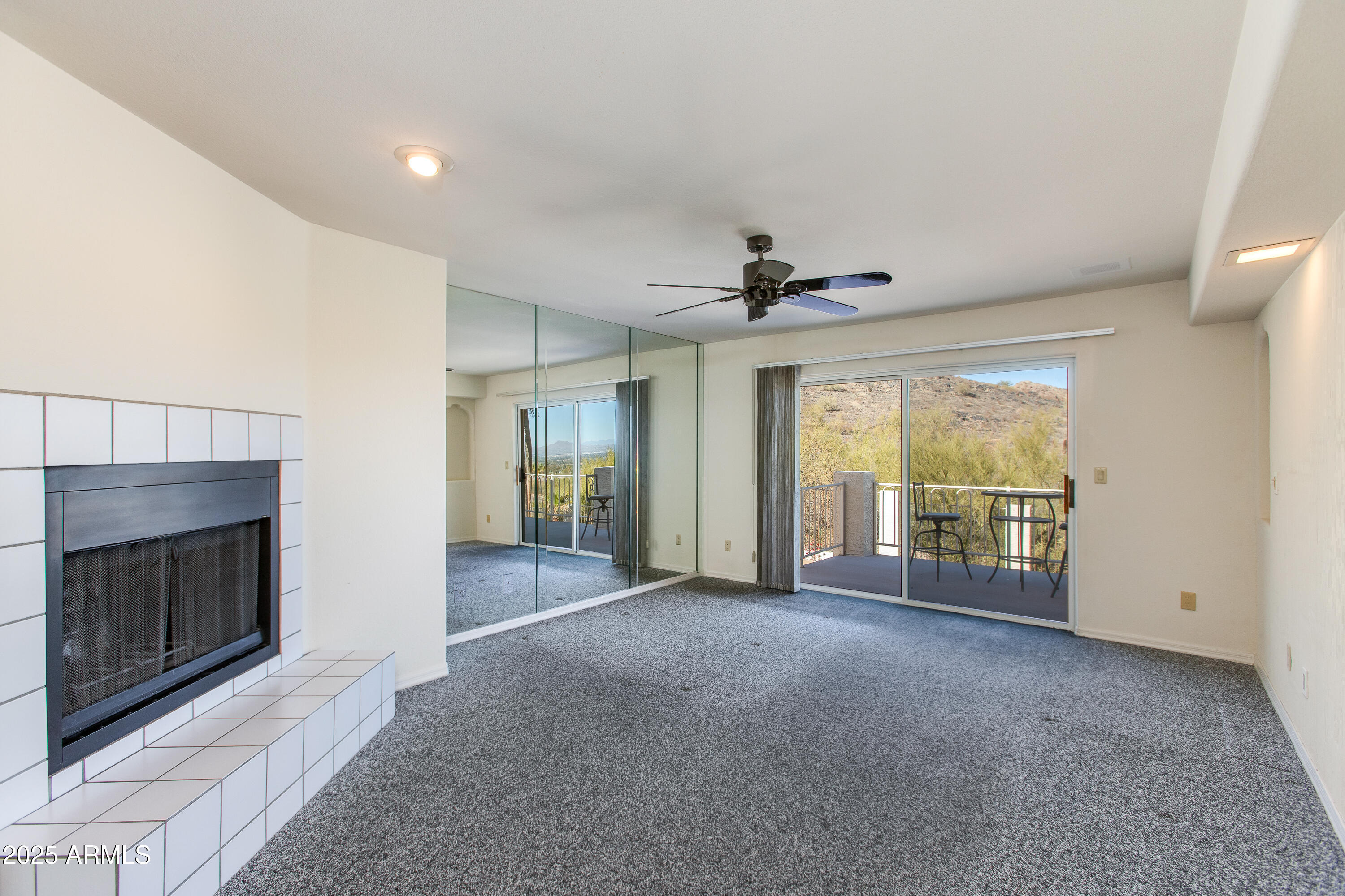 2212 E Cinnabar Avenue