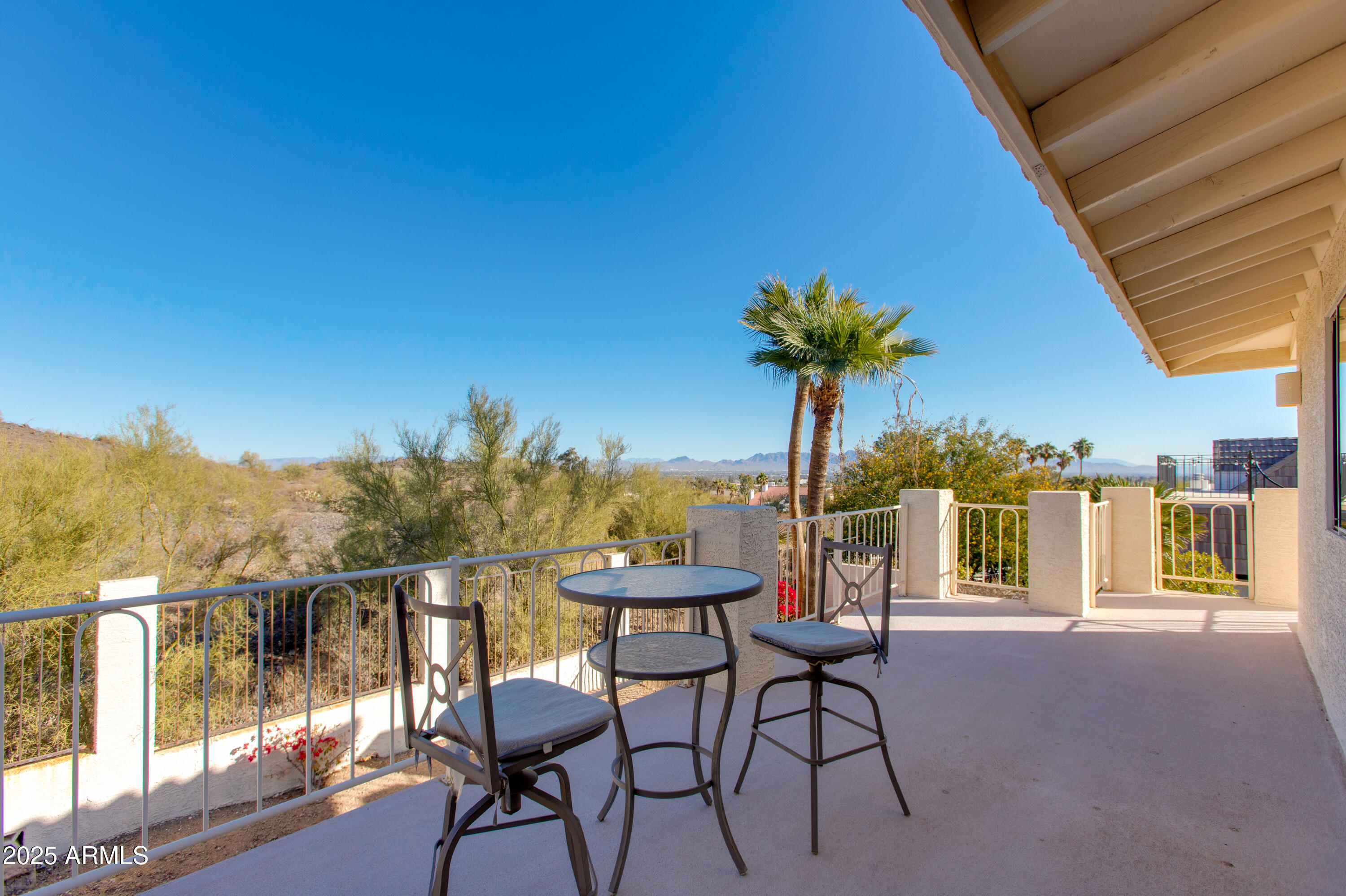 2212 E Cinnabar Avenue