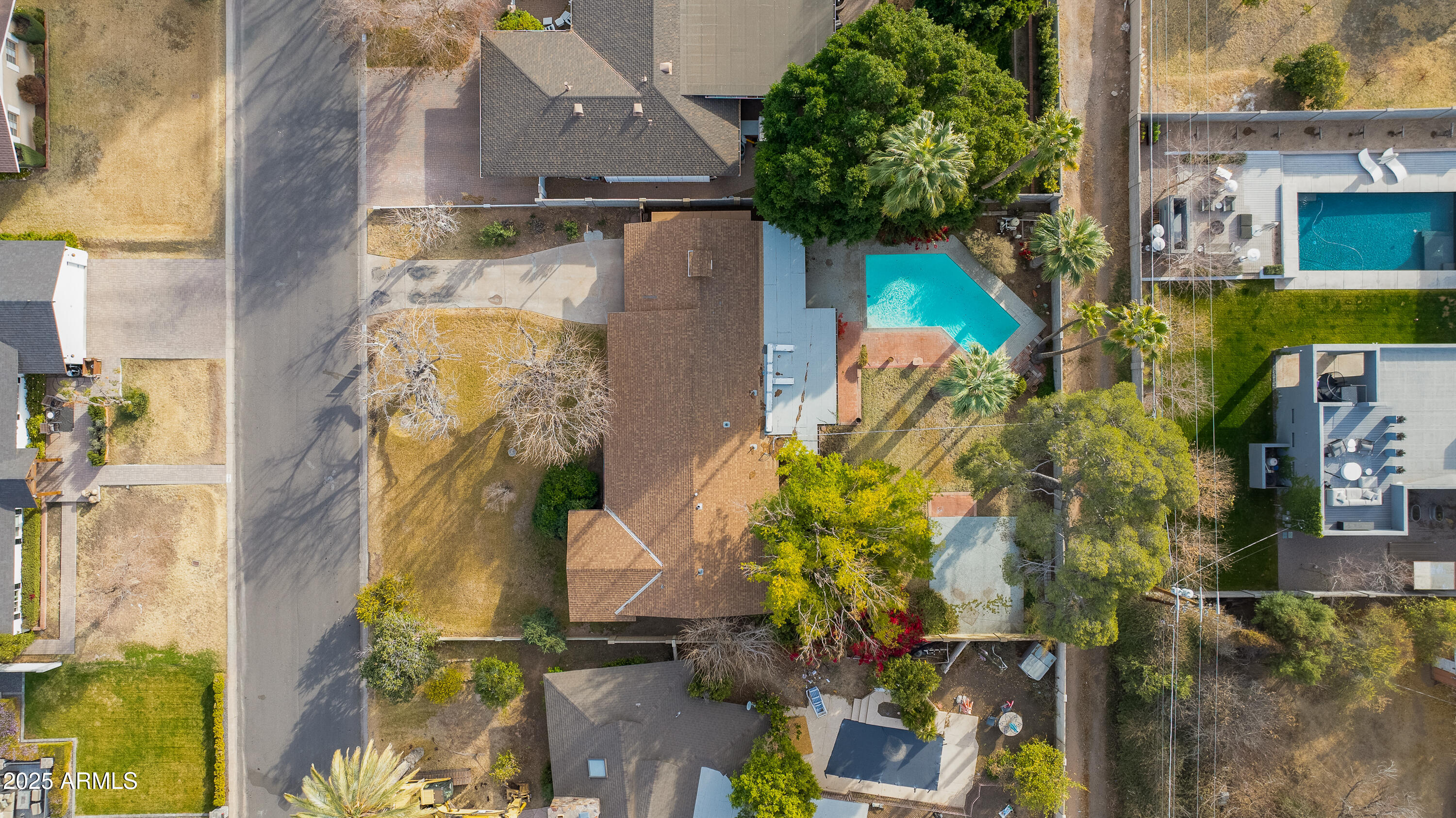 3809 E HIGHLAND Avenue