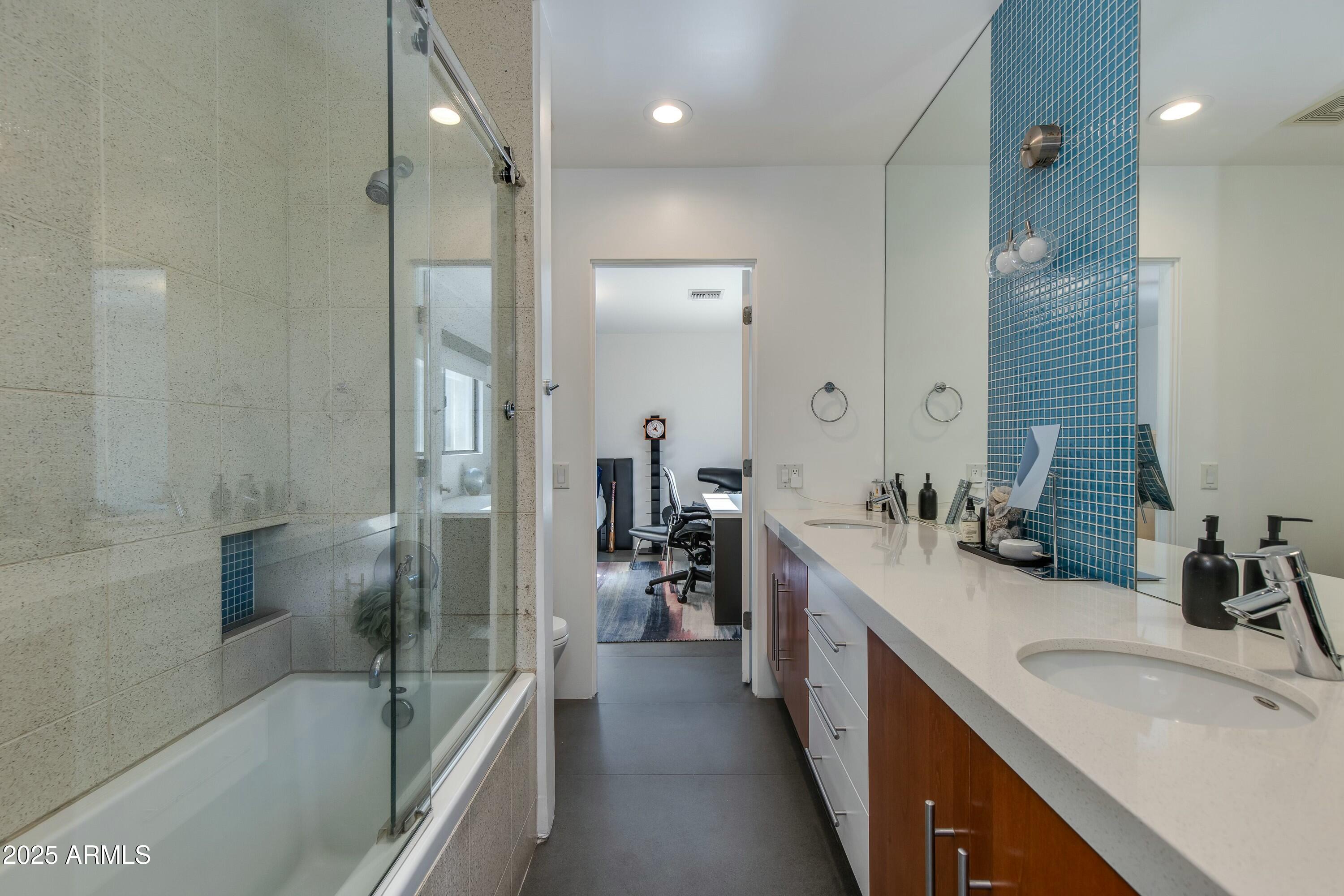 3601 N 55TH Place