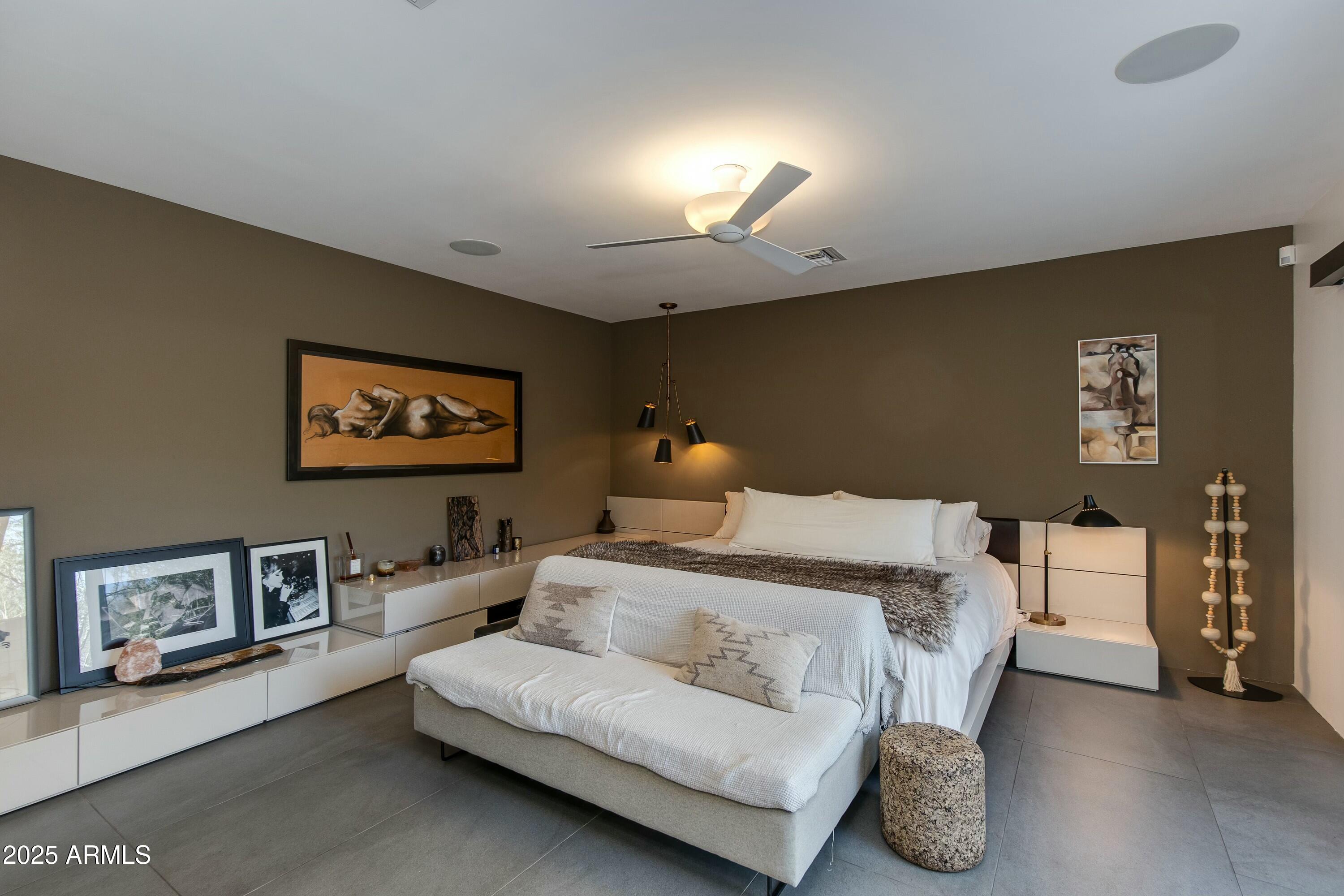 3601 N 55TH Place