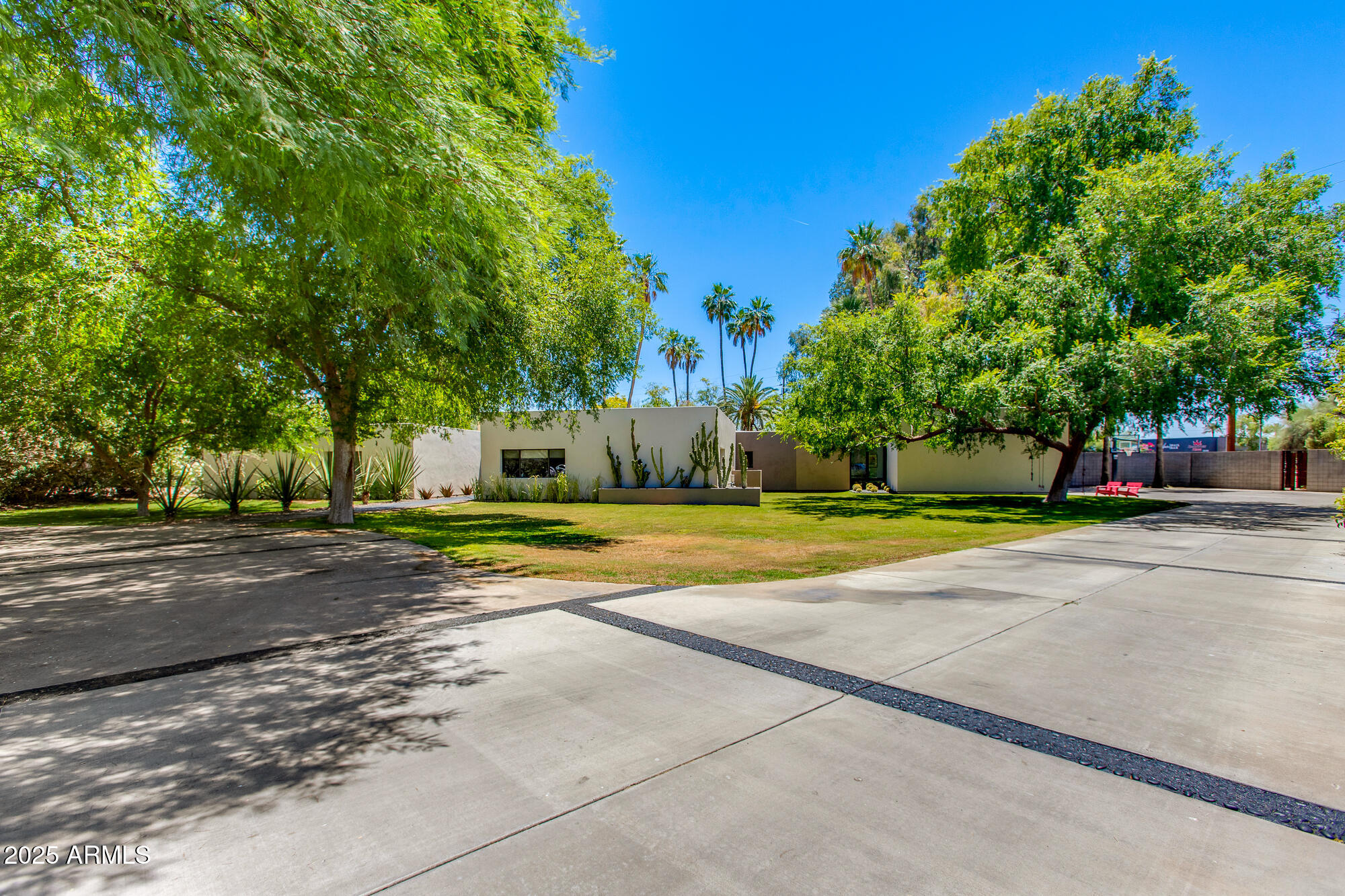 3601 N 55TH Place