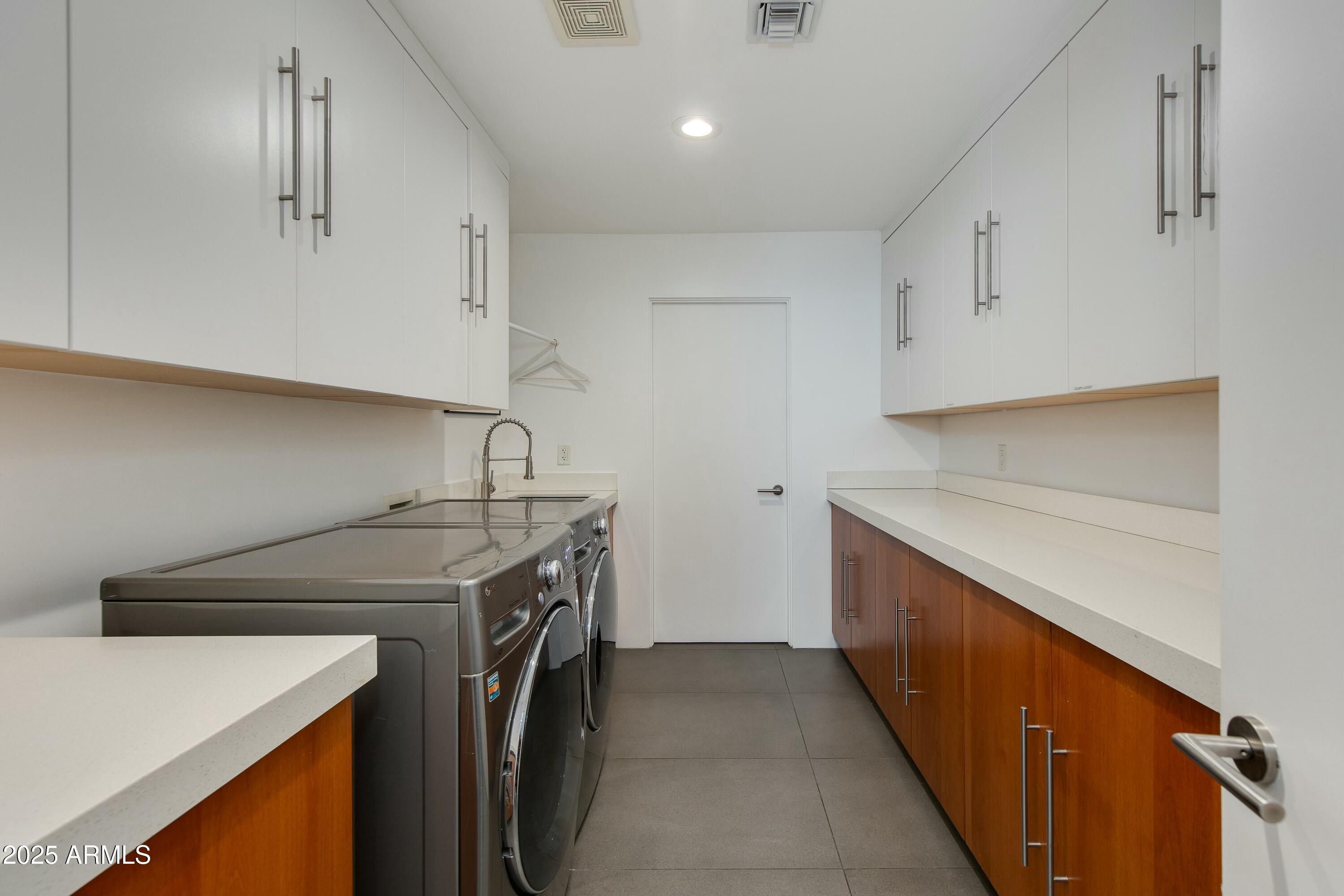 3601 N 55TH Place