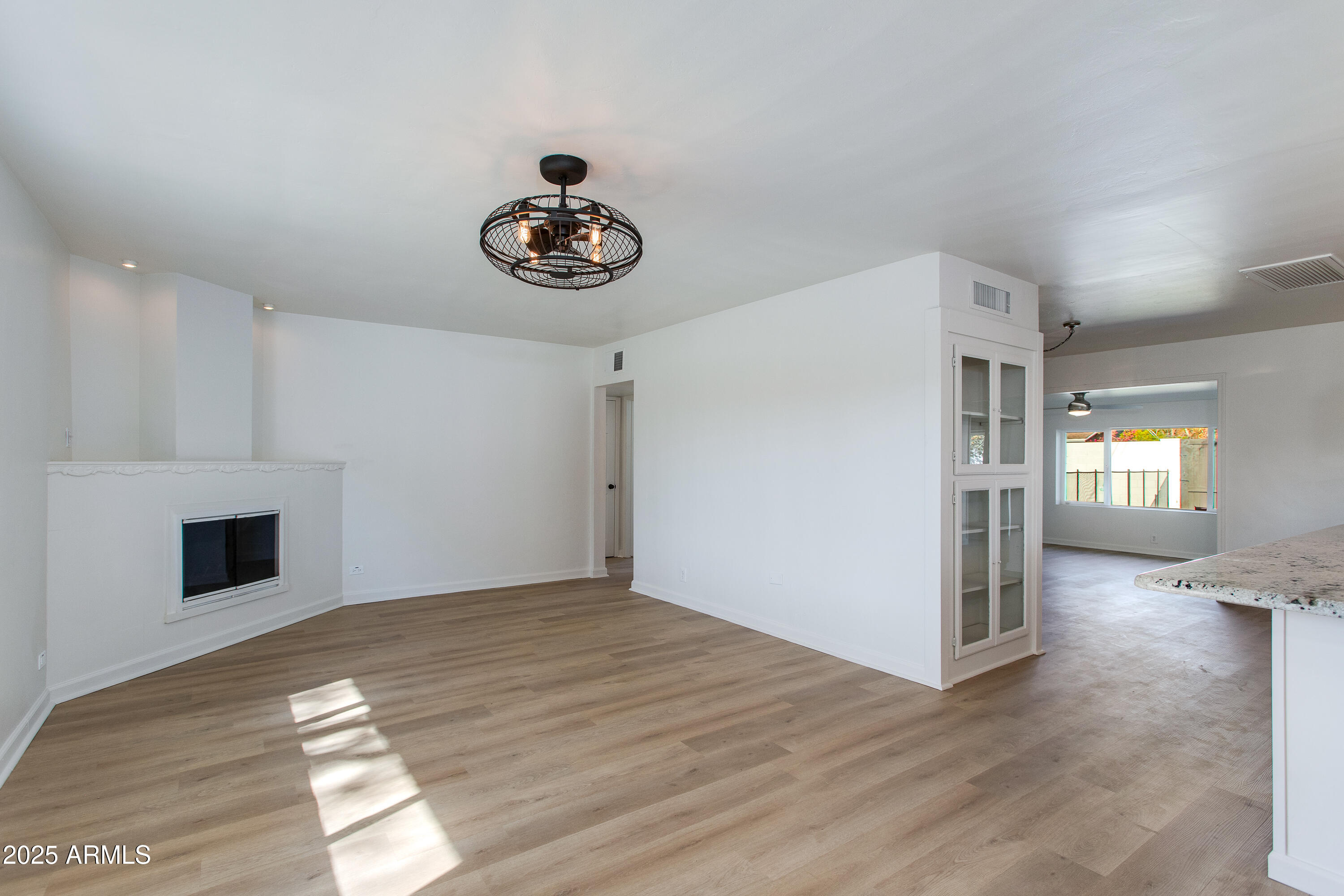 4322 E MULBERRY Drive