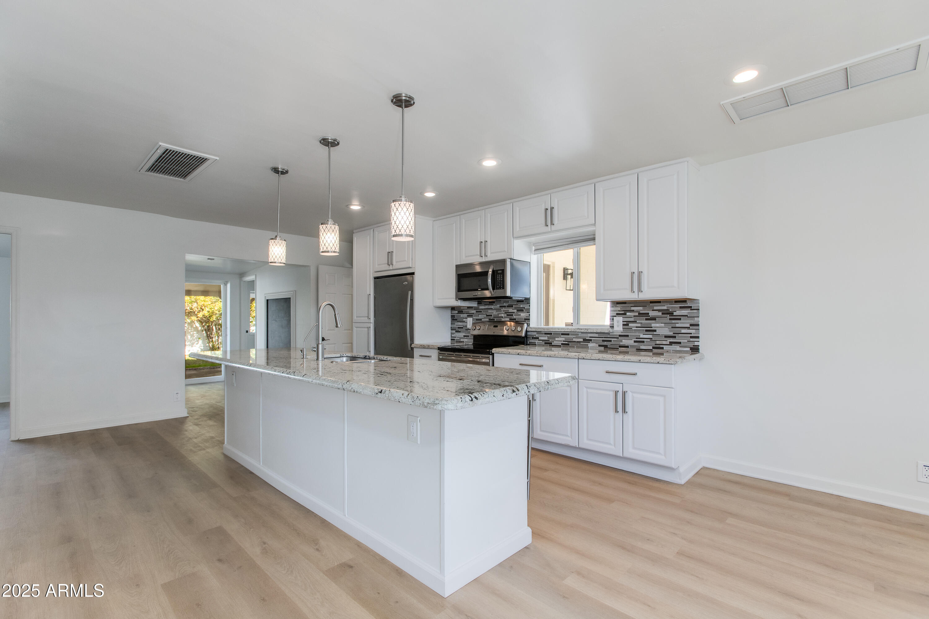 4322 E MULBERRY Drive