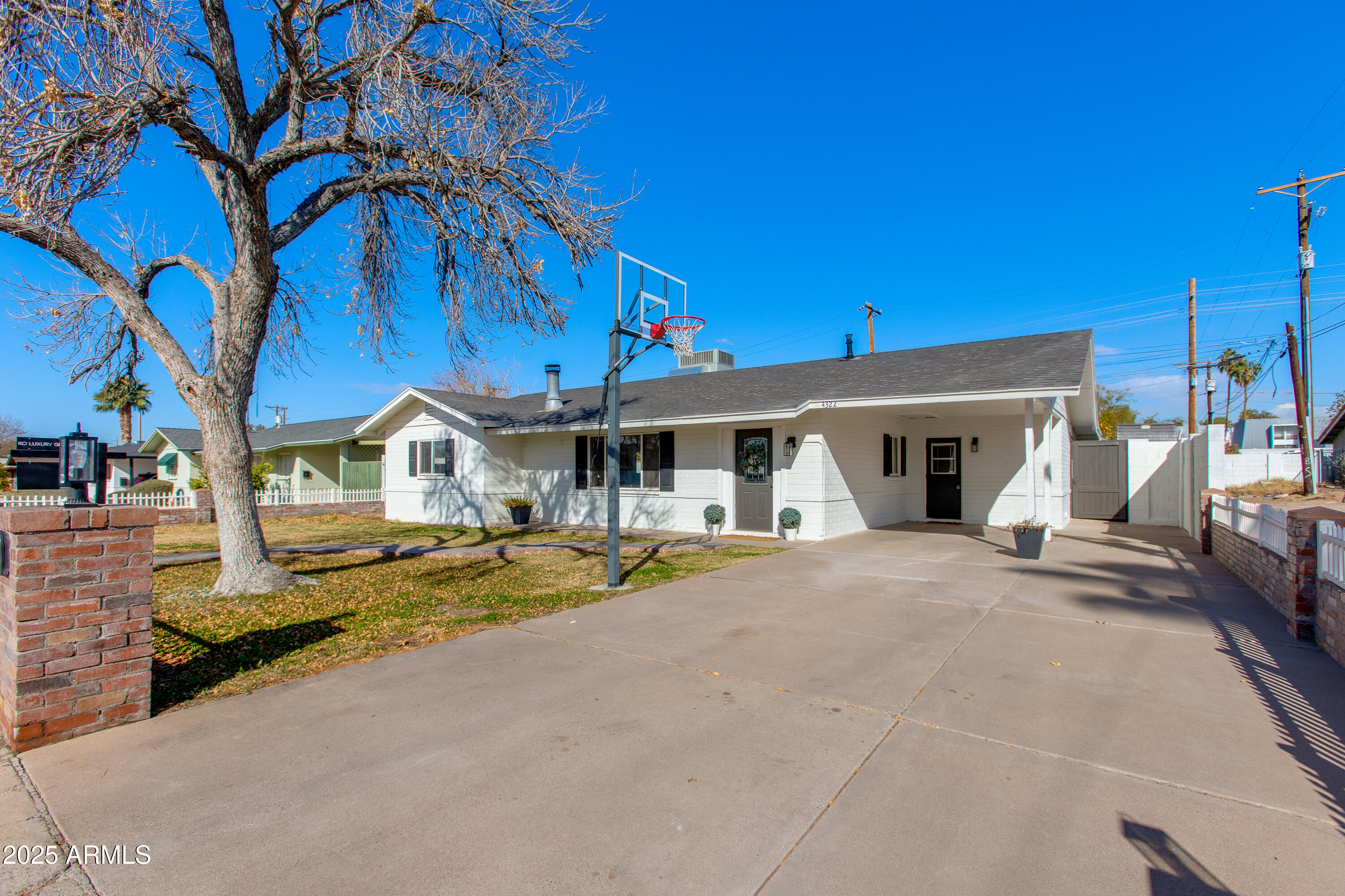 4322 E MULBERRY Drive