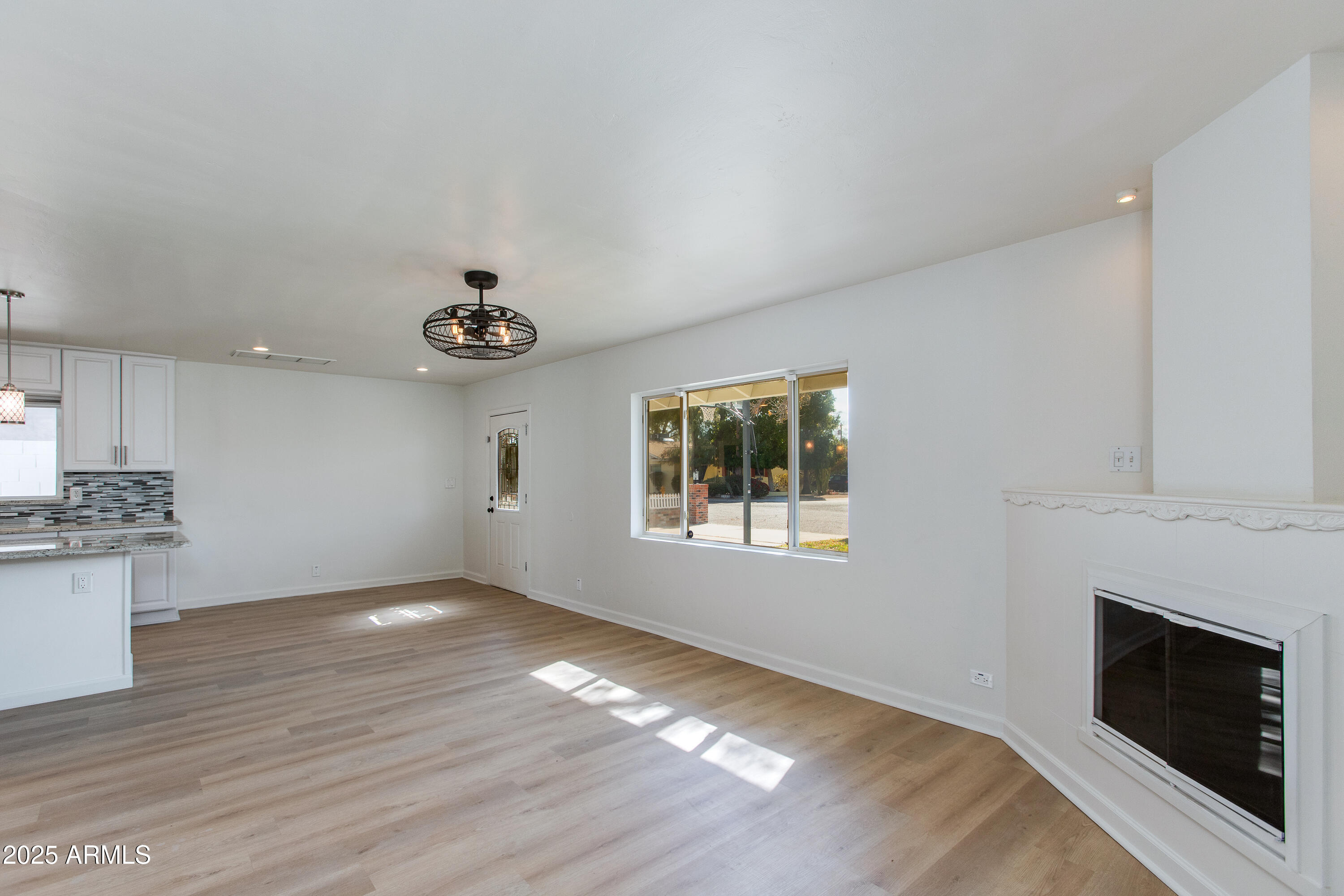 4322 E MULBERRY Drive