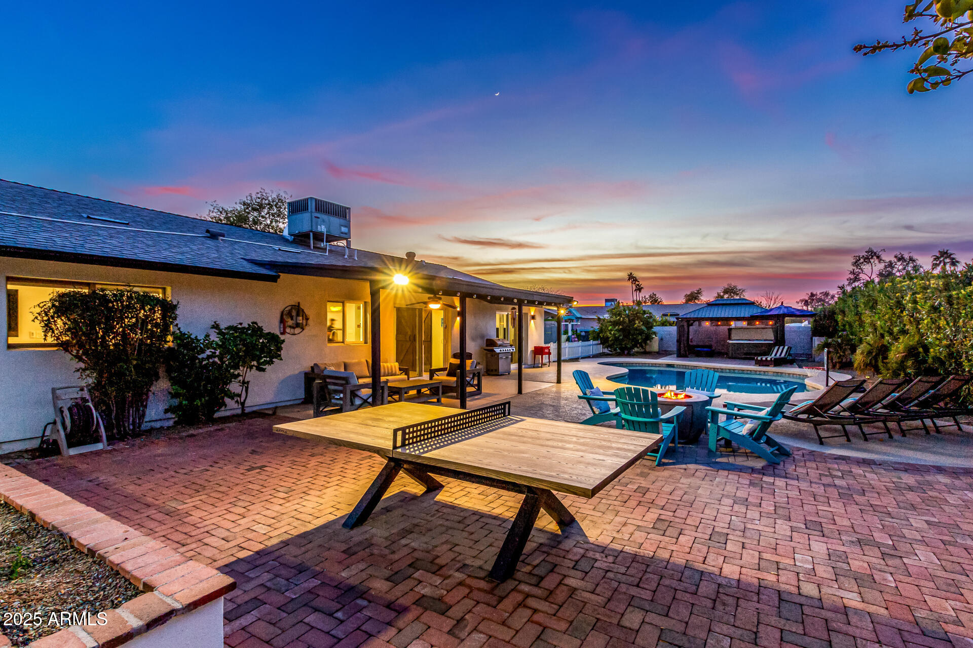 5112 E VOLTAIRE Avenue