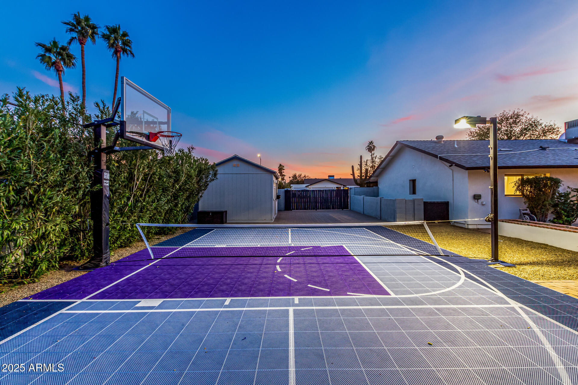 5112 E VOLTAIRE Avenue