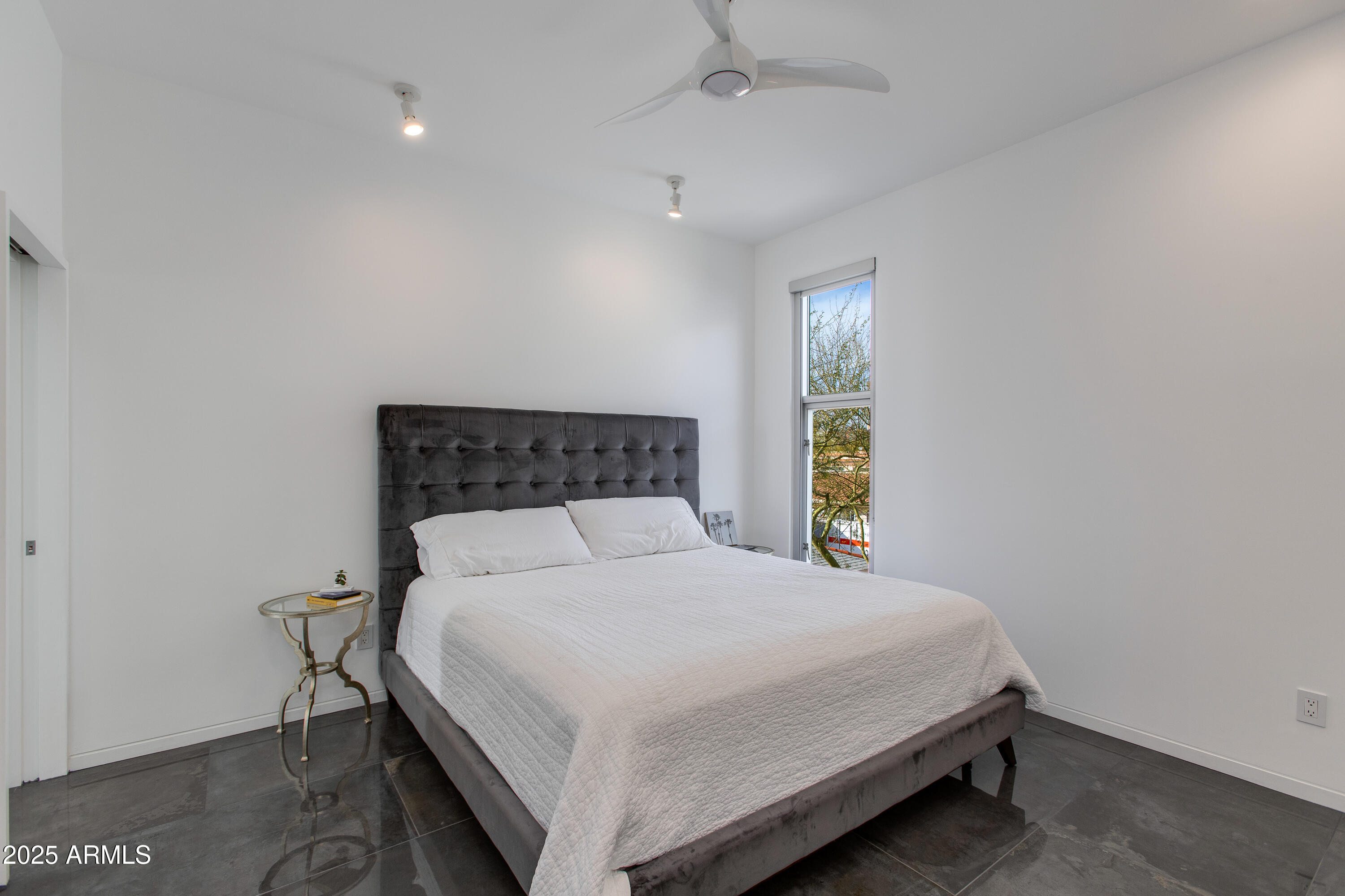 4410 N 27TH Street, 5