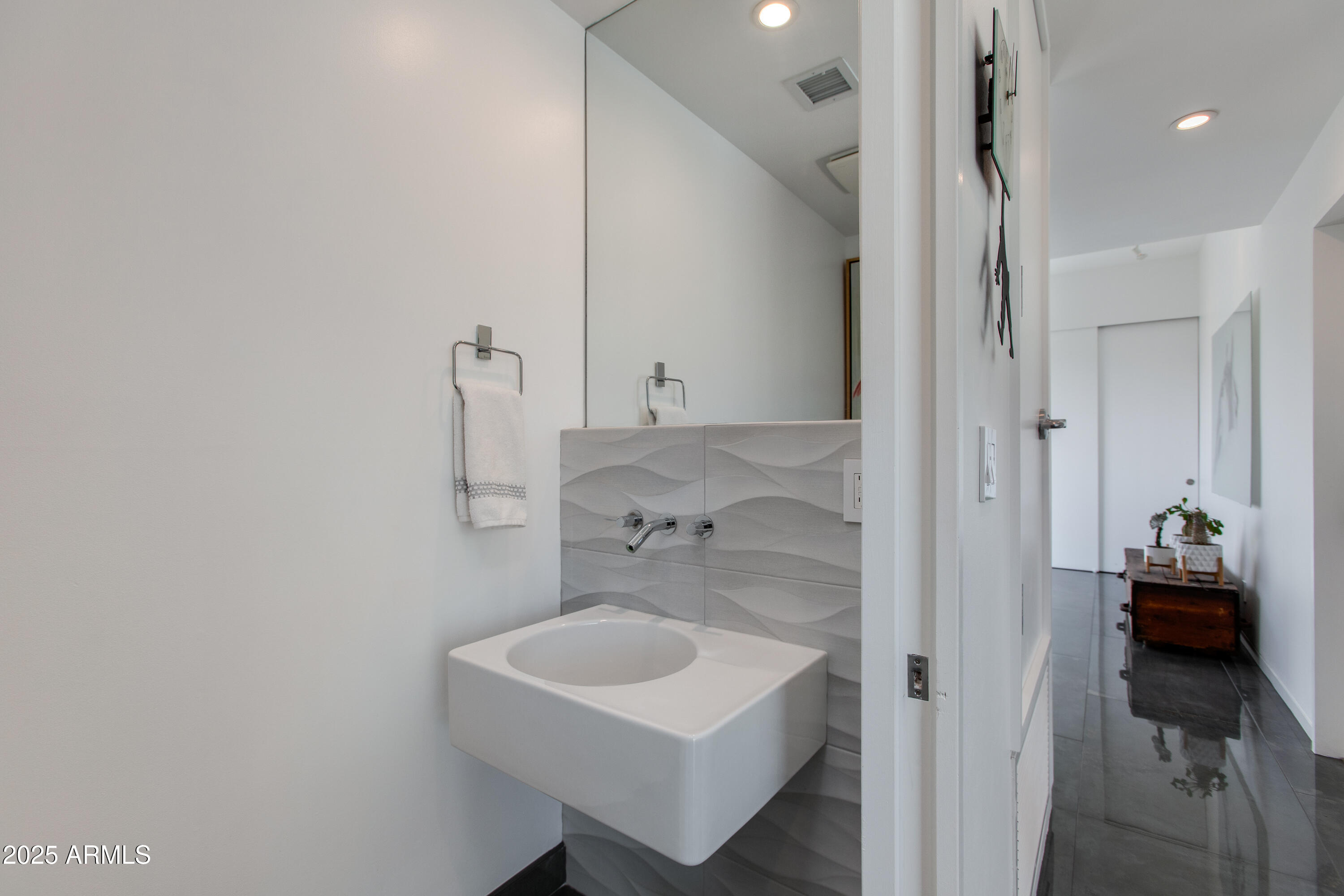 4410 N 27TH Street, 5