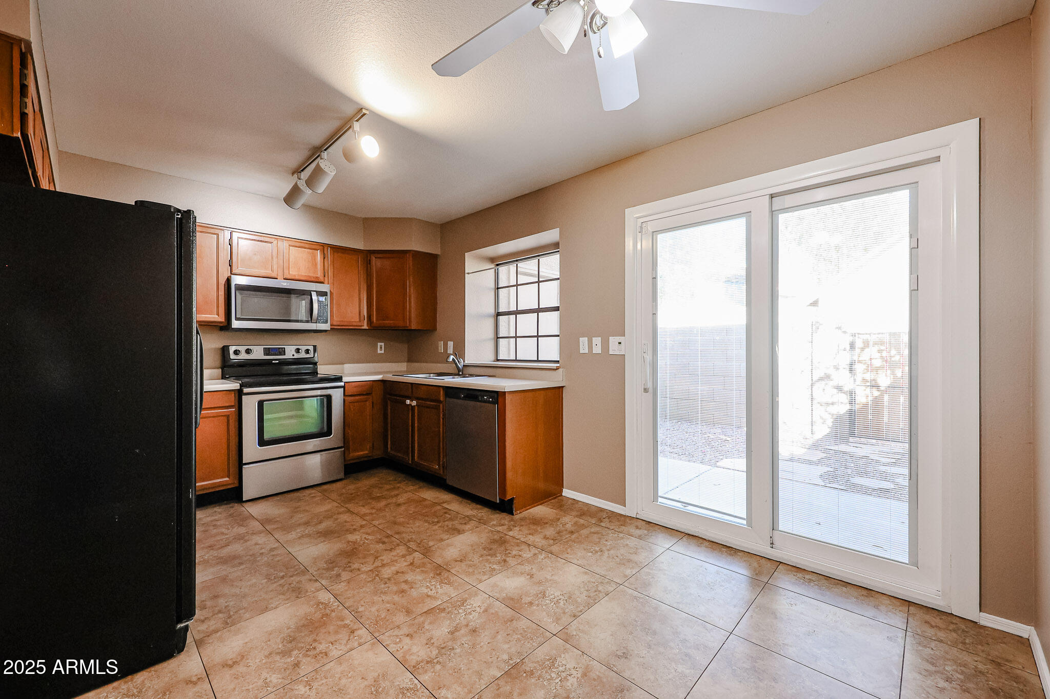 921 W UNIVERSITY Drive 1099