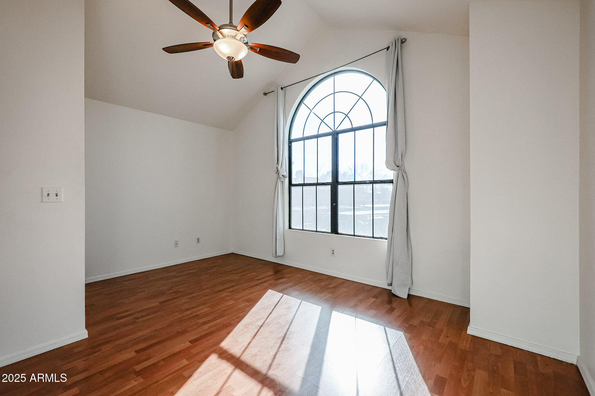 921 W UNIVERSITY Drive 1099