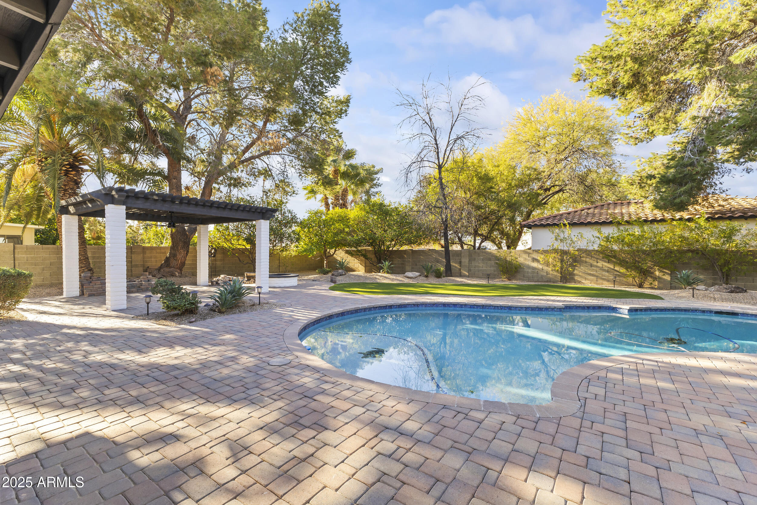 7607 E CHARTER OAK Road