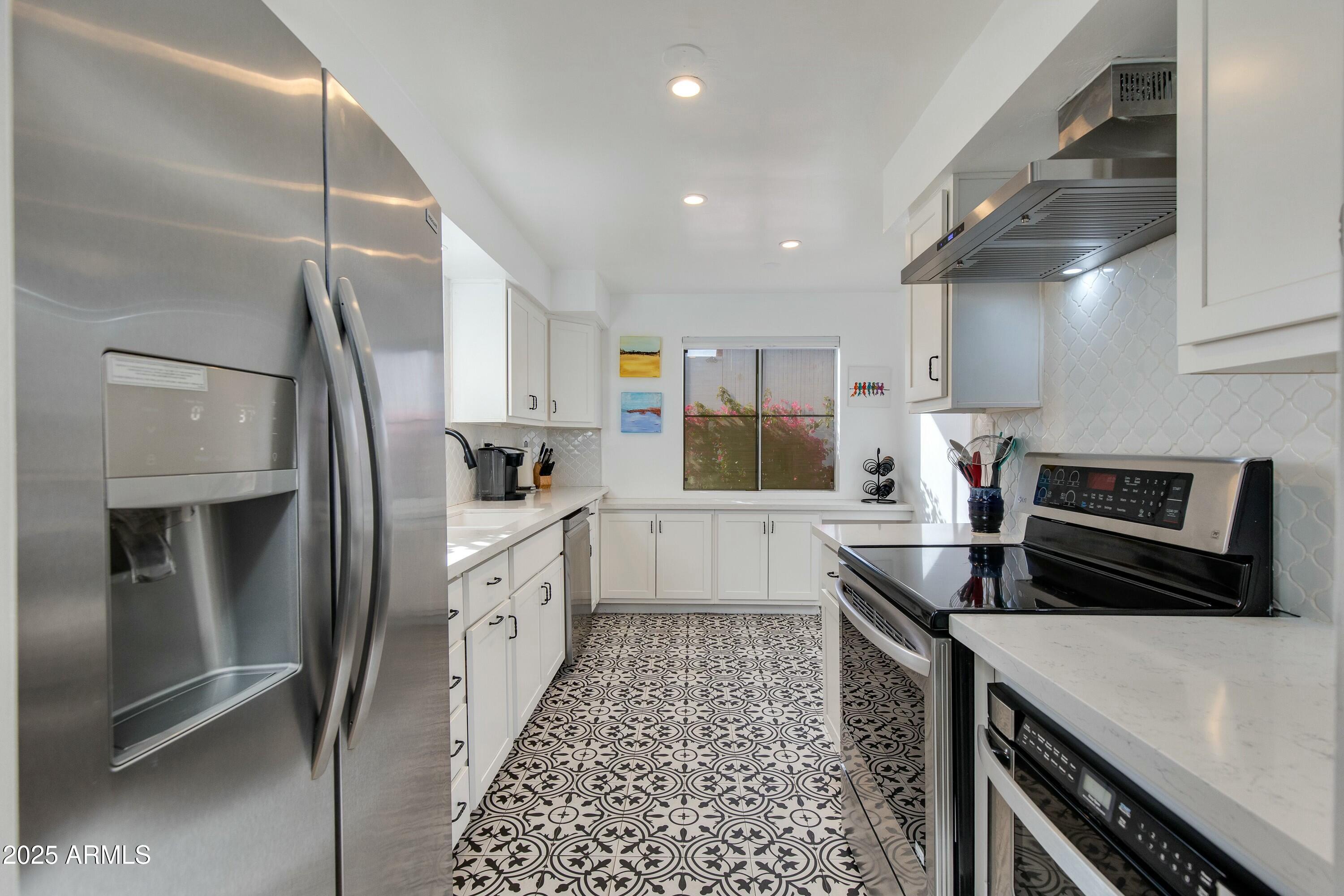 5150 N 20TH Street, 111