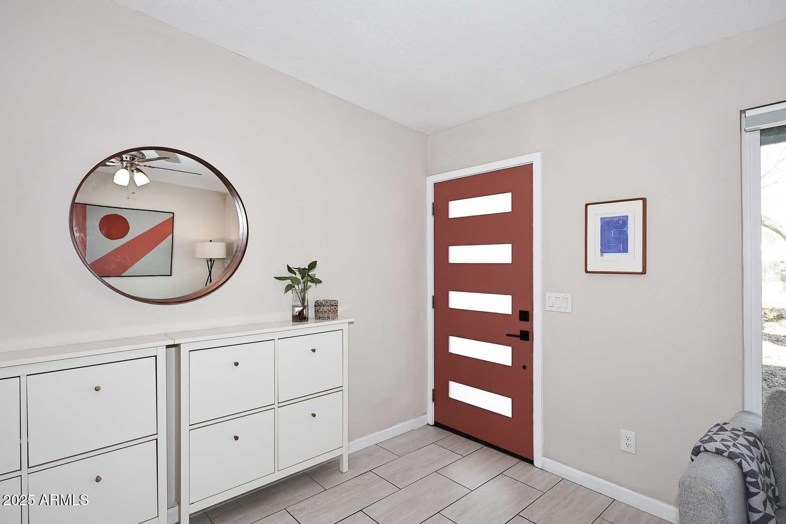 1515 E SUNNYSLOPE Lane