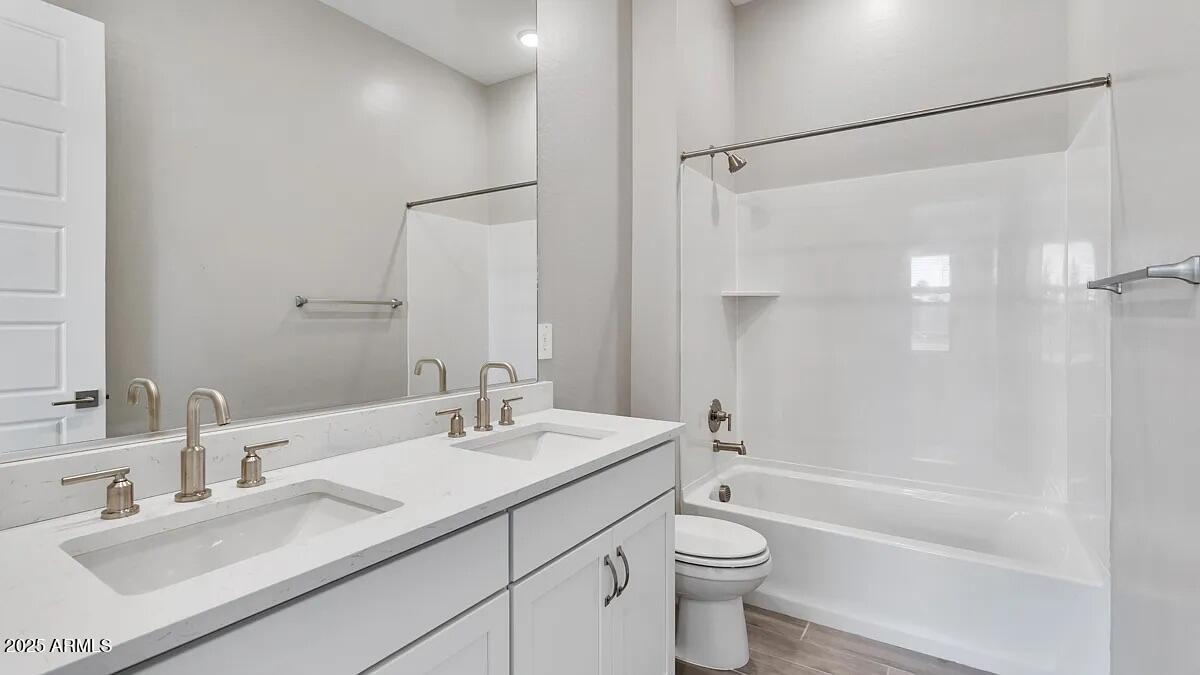 5010 E ANDERSON Drive