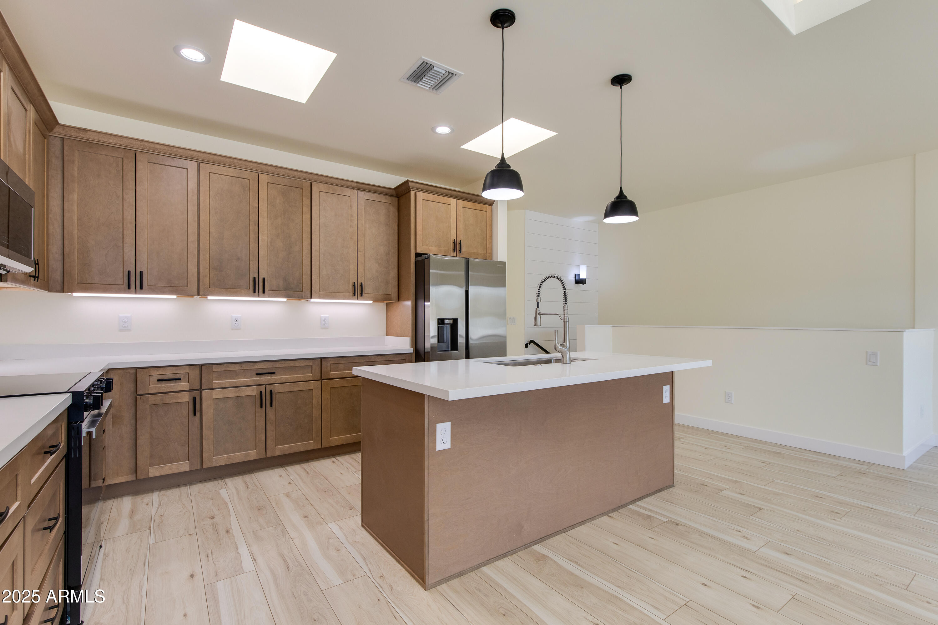 430 S Roosevelt Street