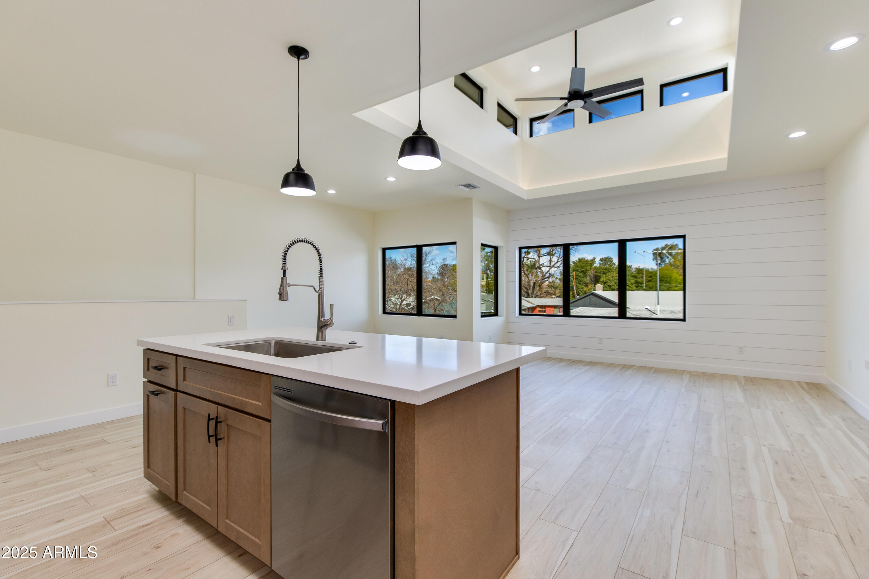 430 S Roosevelt Street