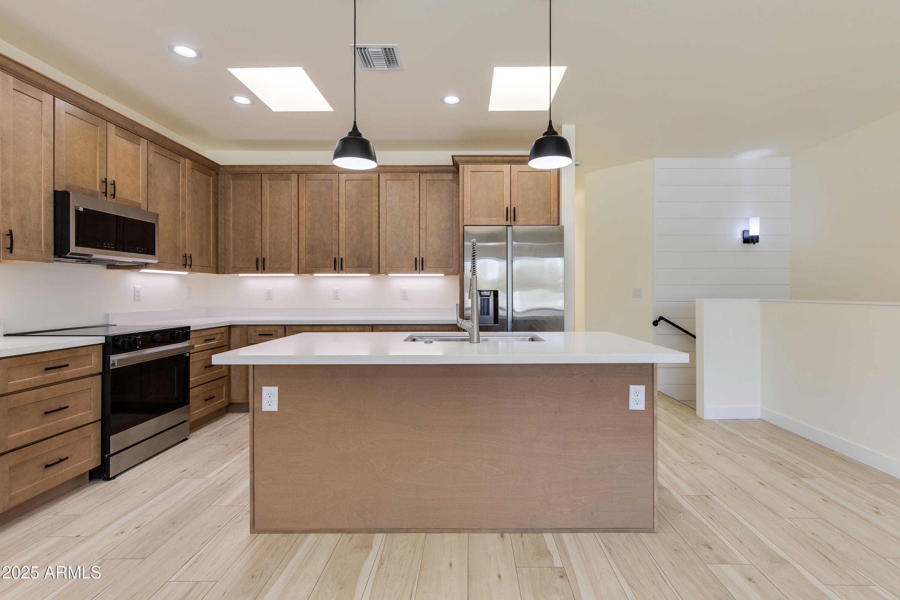 430 S Roosevelt Street