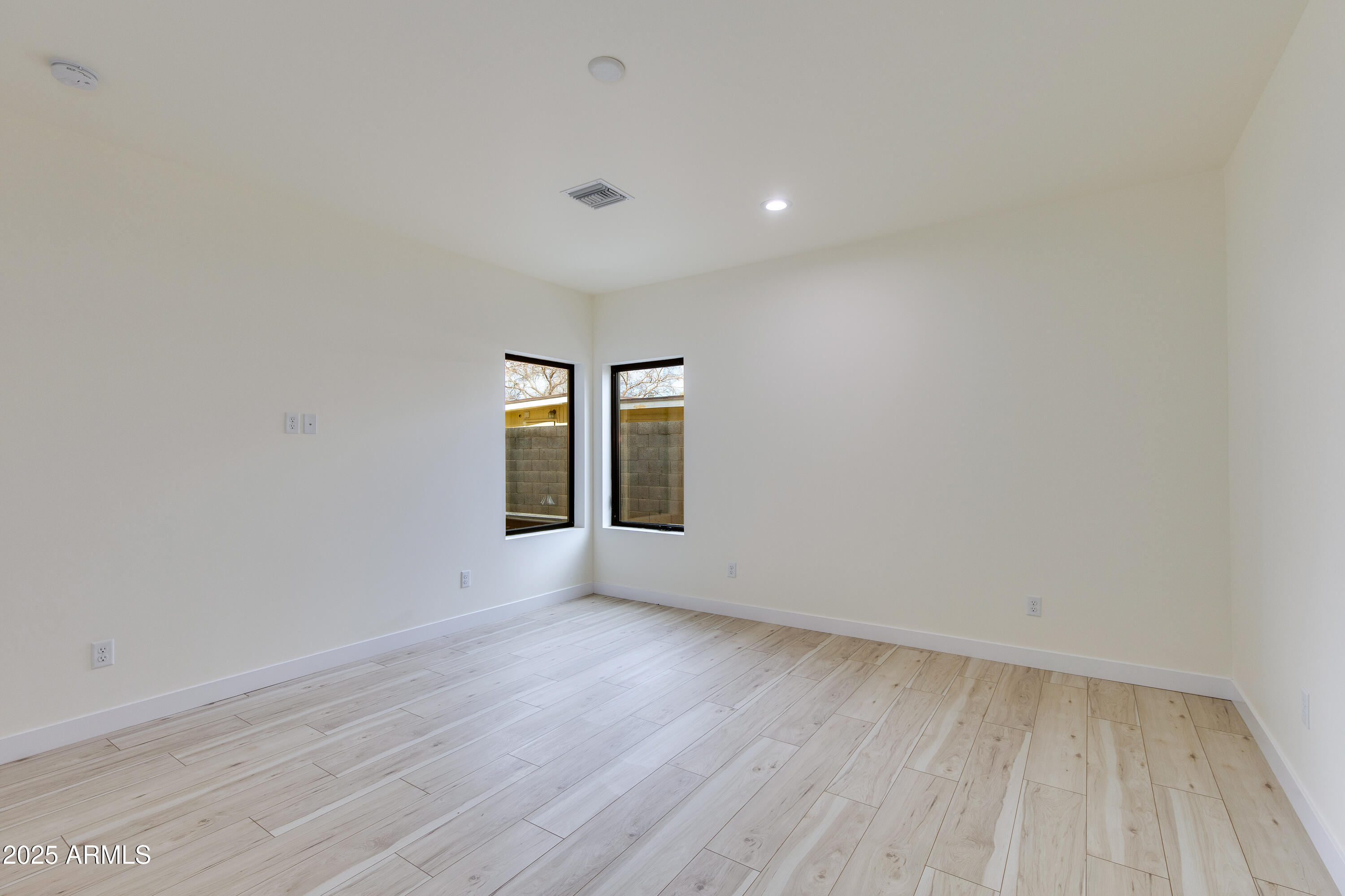 430 S Roosevelt Street