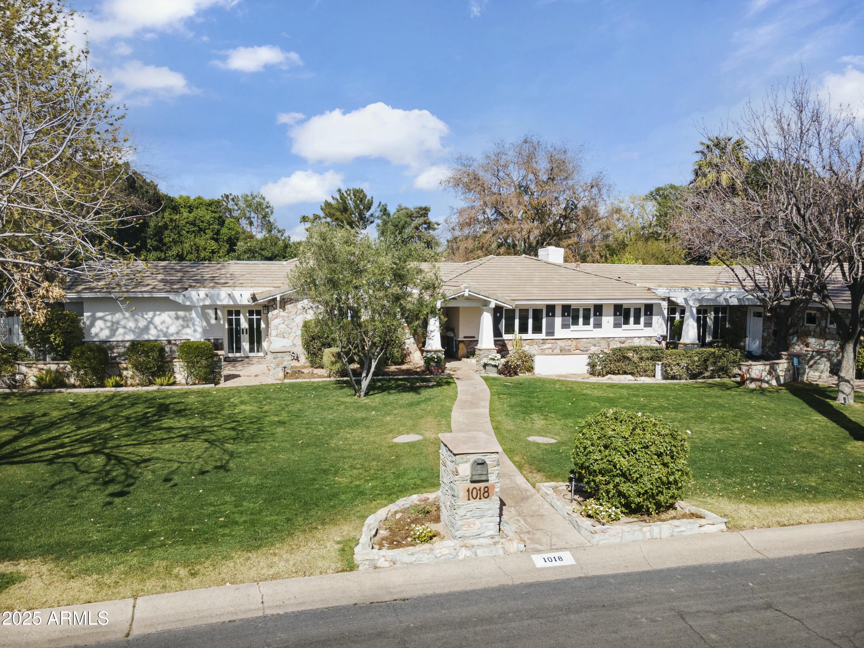 1018 W KALER Drive