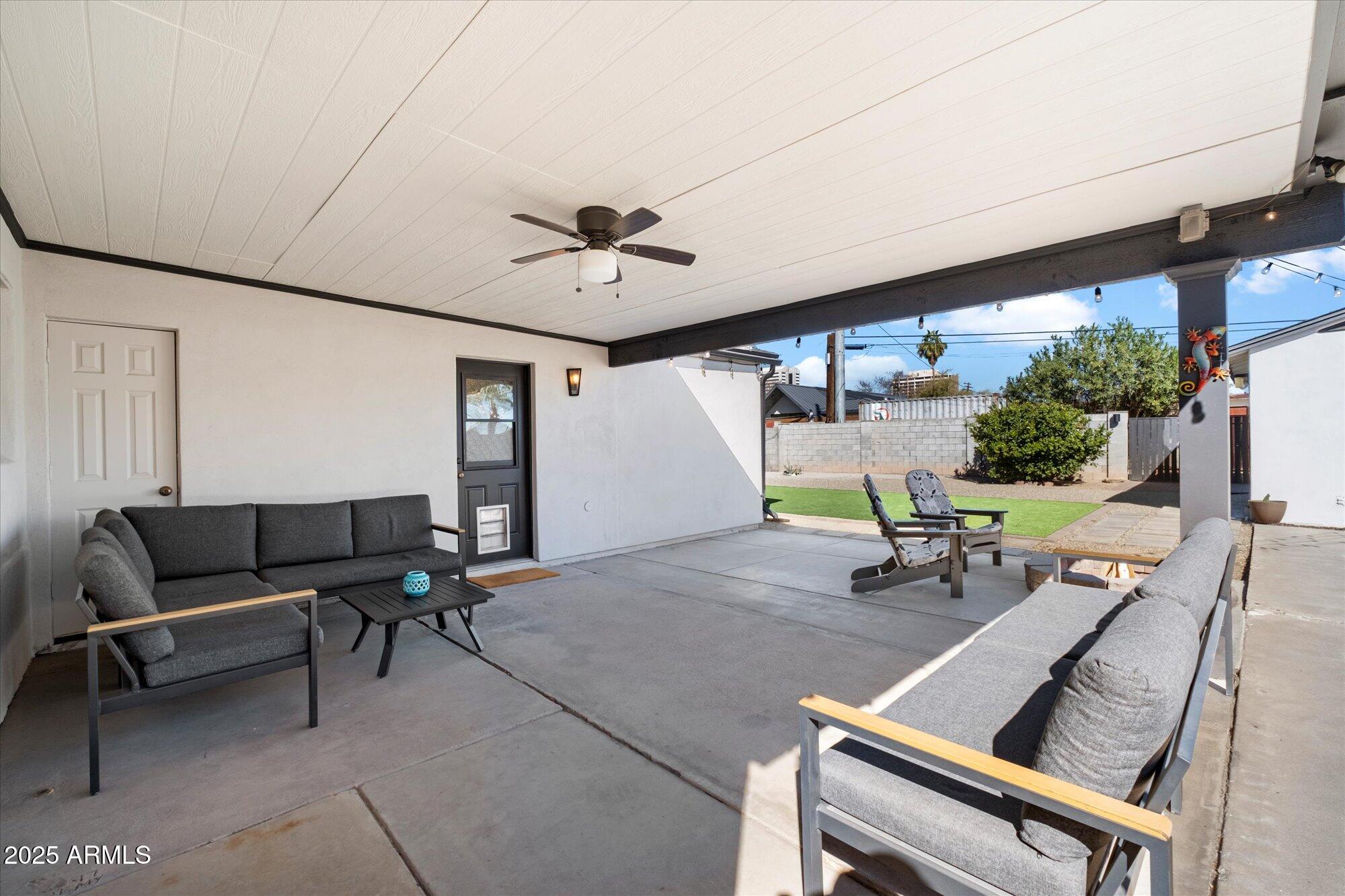 322 E MITCHELL Drive