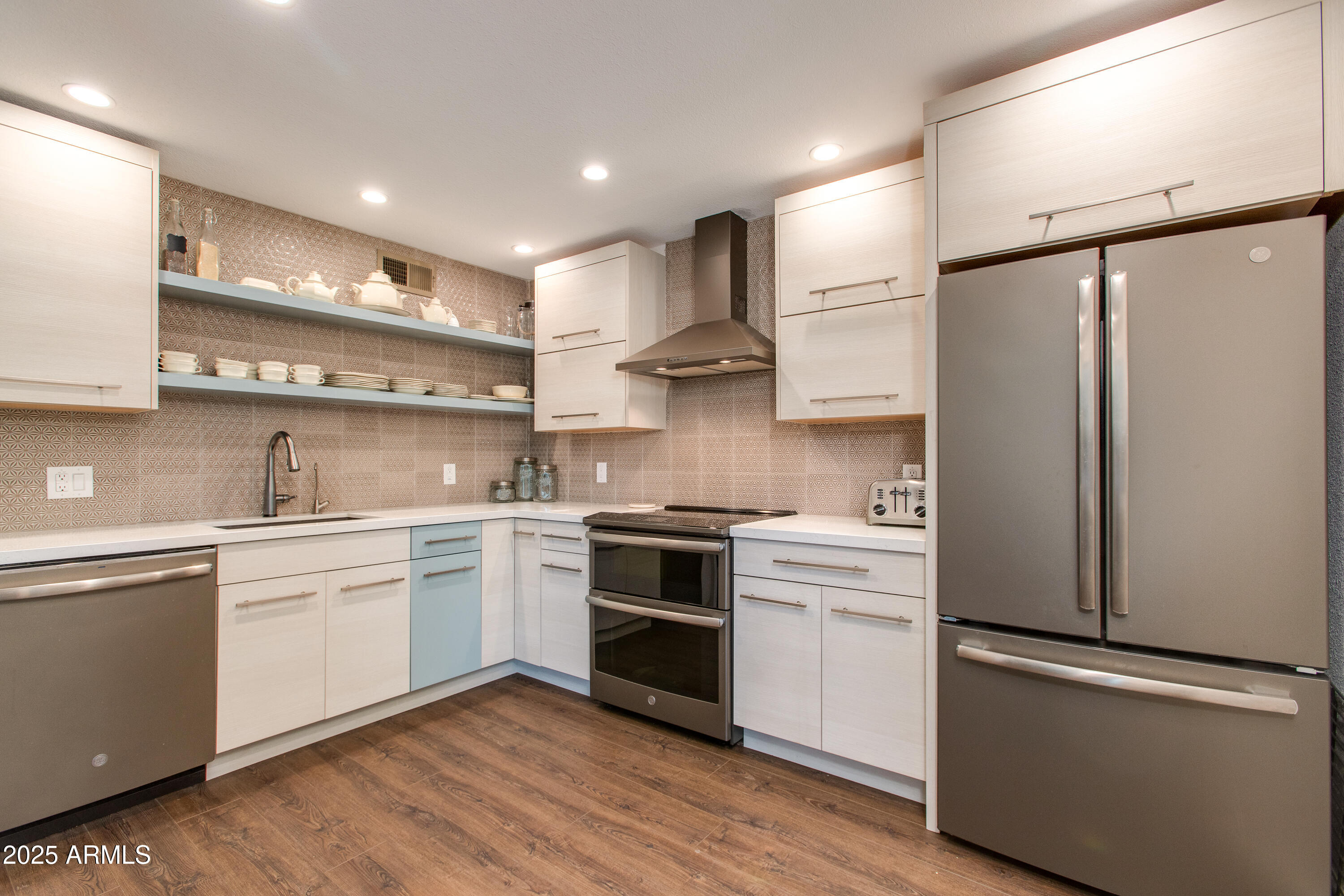 4201 E CAMELBACK Road, 34