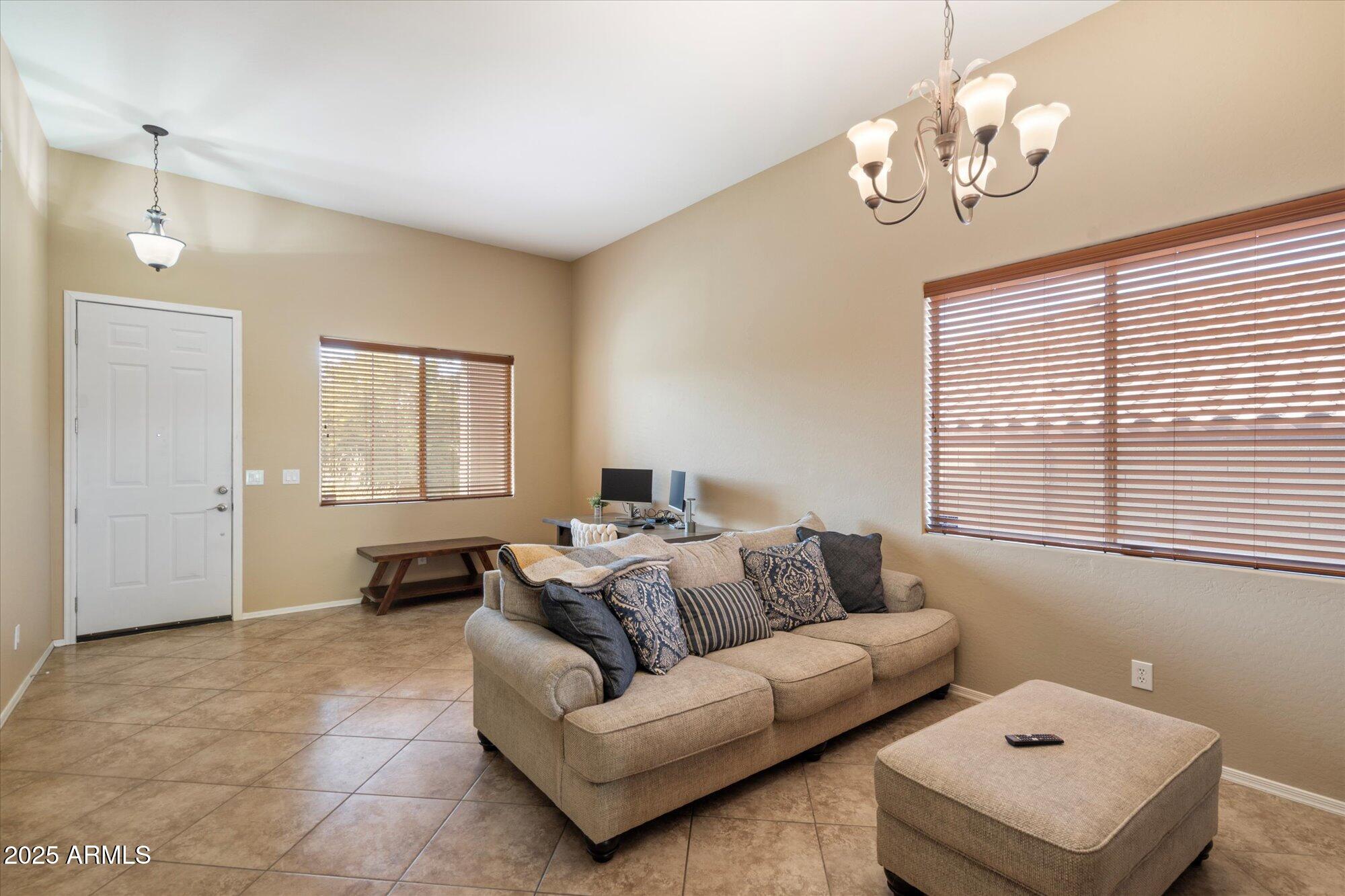 3734 W BLUE EAGLE Court