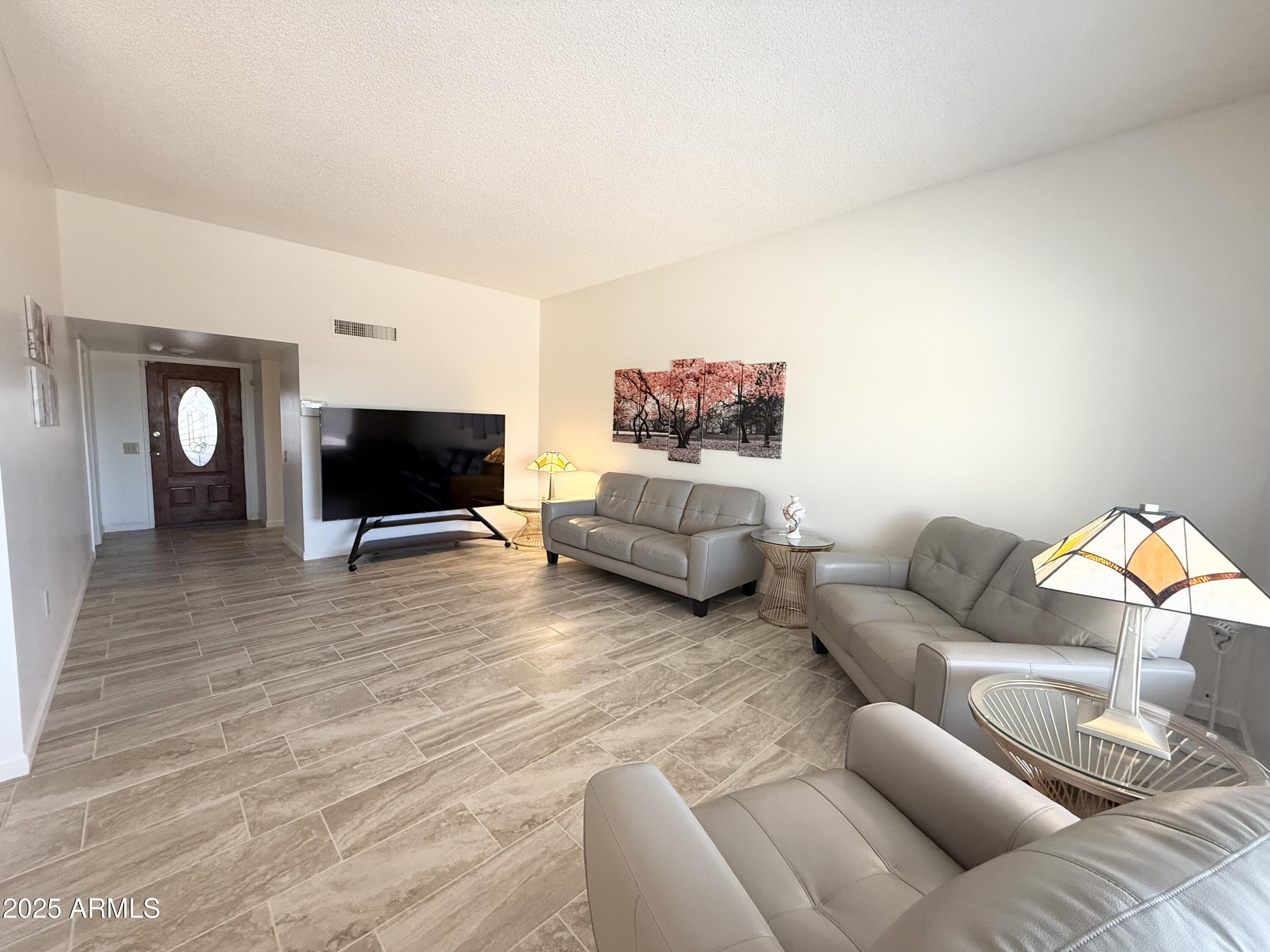 9429 W RAINTREE Drive