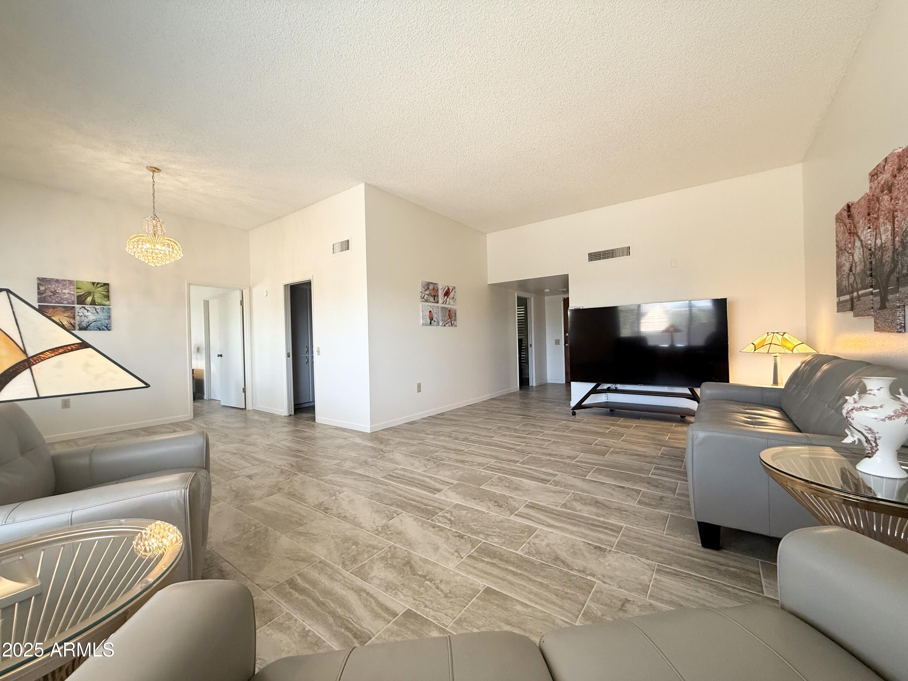 9429 W RAINTREE Drive