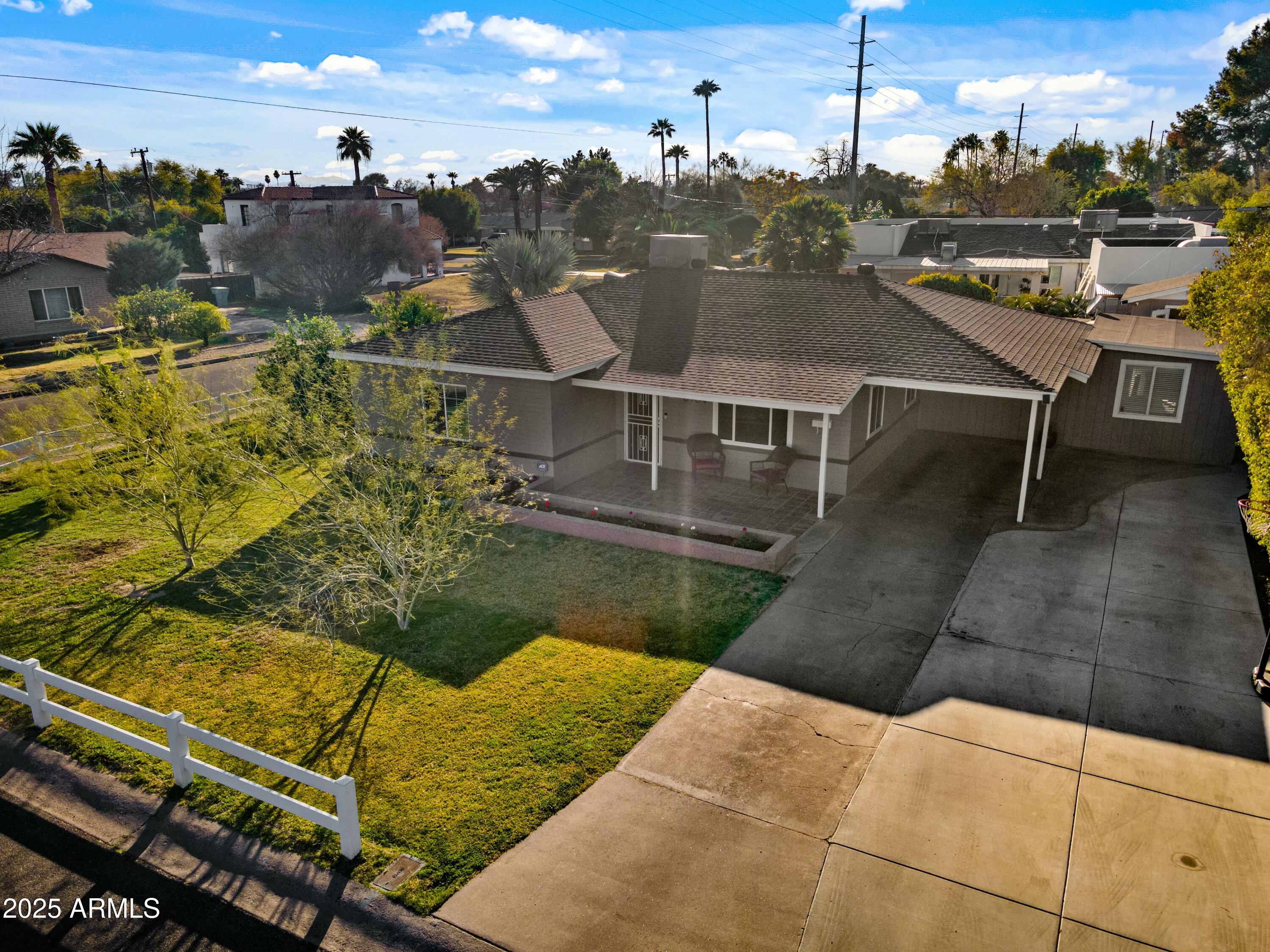 6704 N 10TH Place