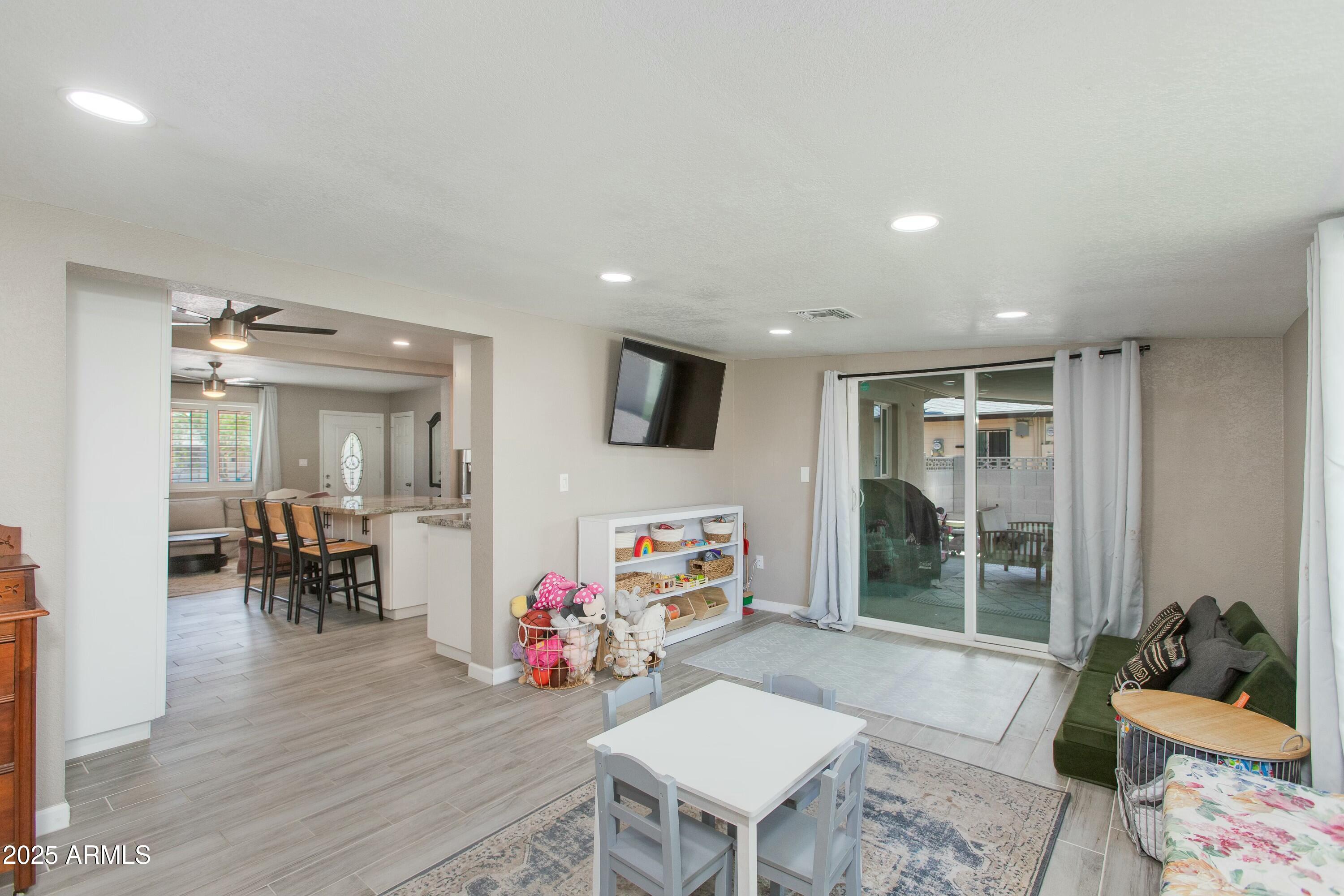 1716 N 32ND Place