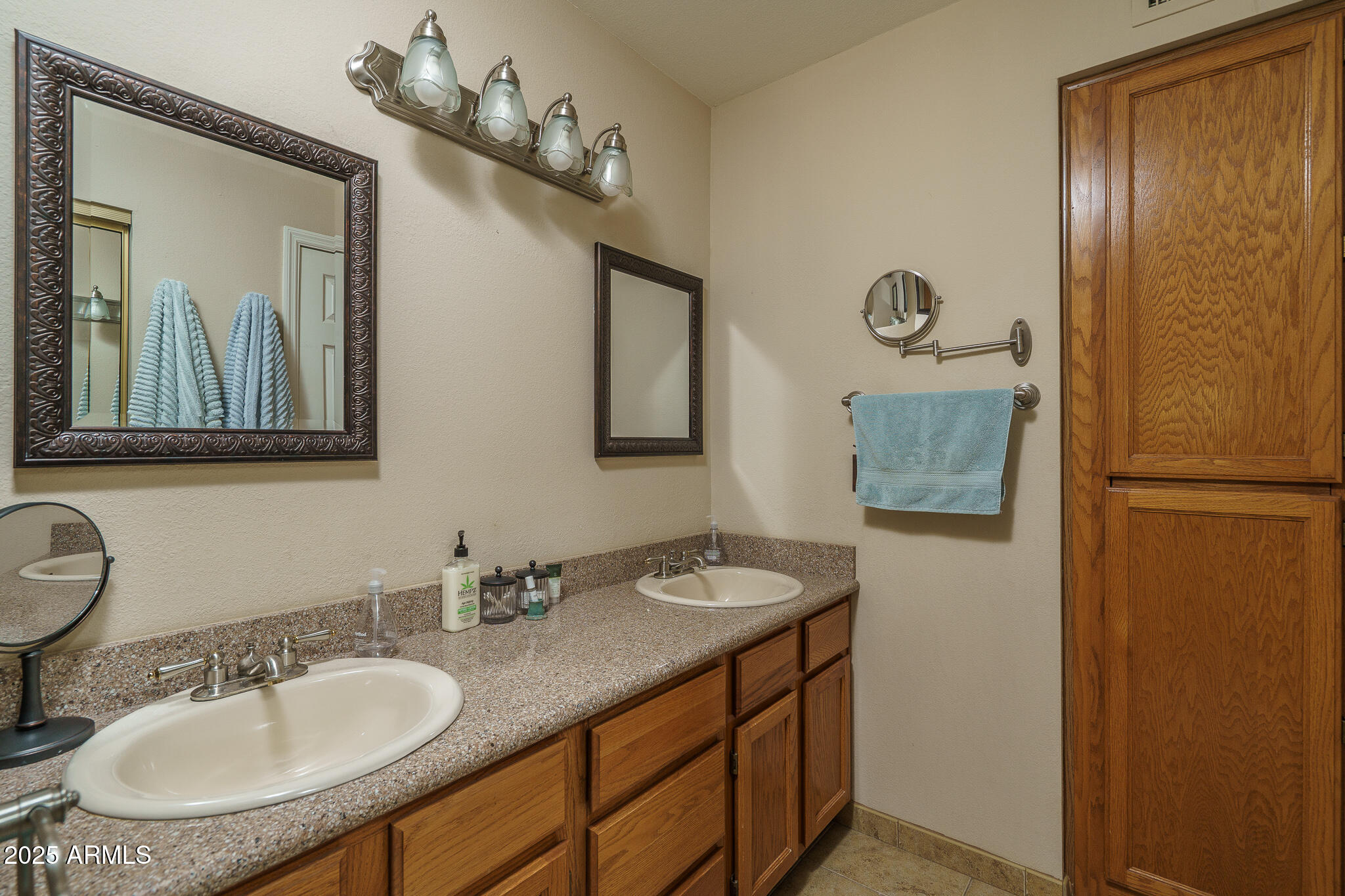 8651 E ROYAL PALM Road 206