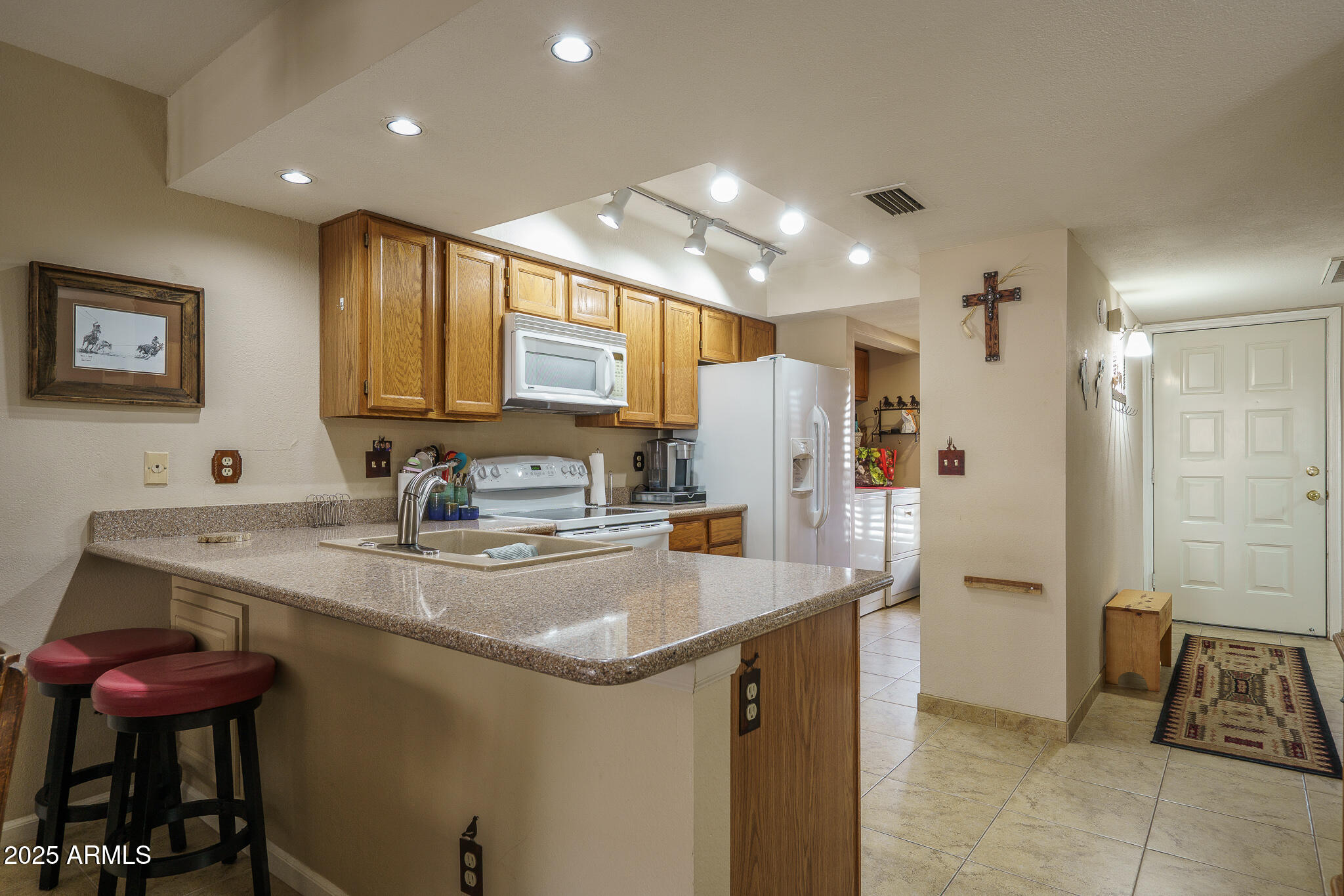 8651 E ROYAL PALM Road 206
